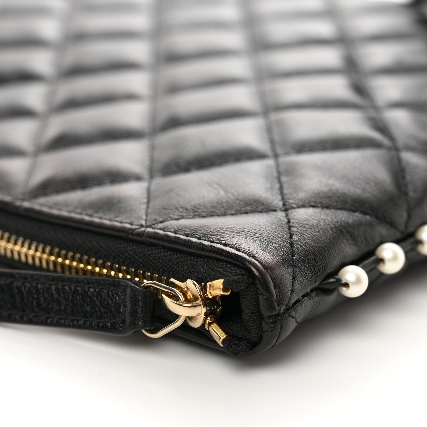 Calfskin Quilted Pearl Medium Cosmetic Case Black