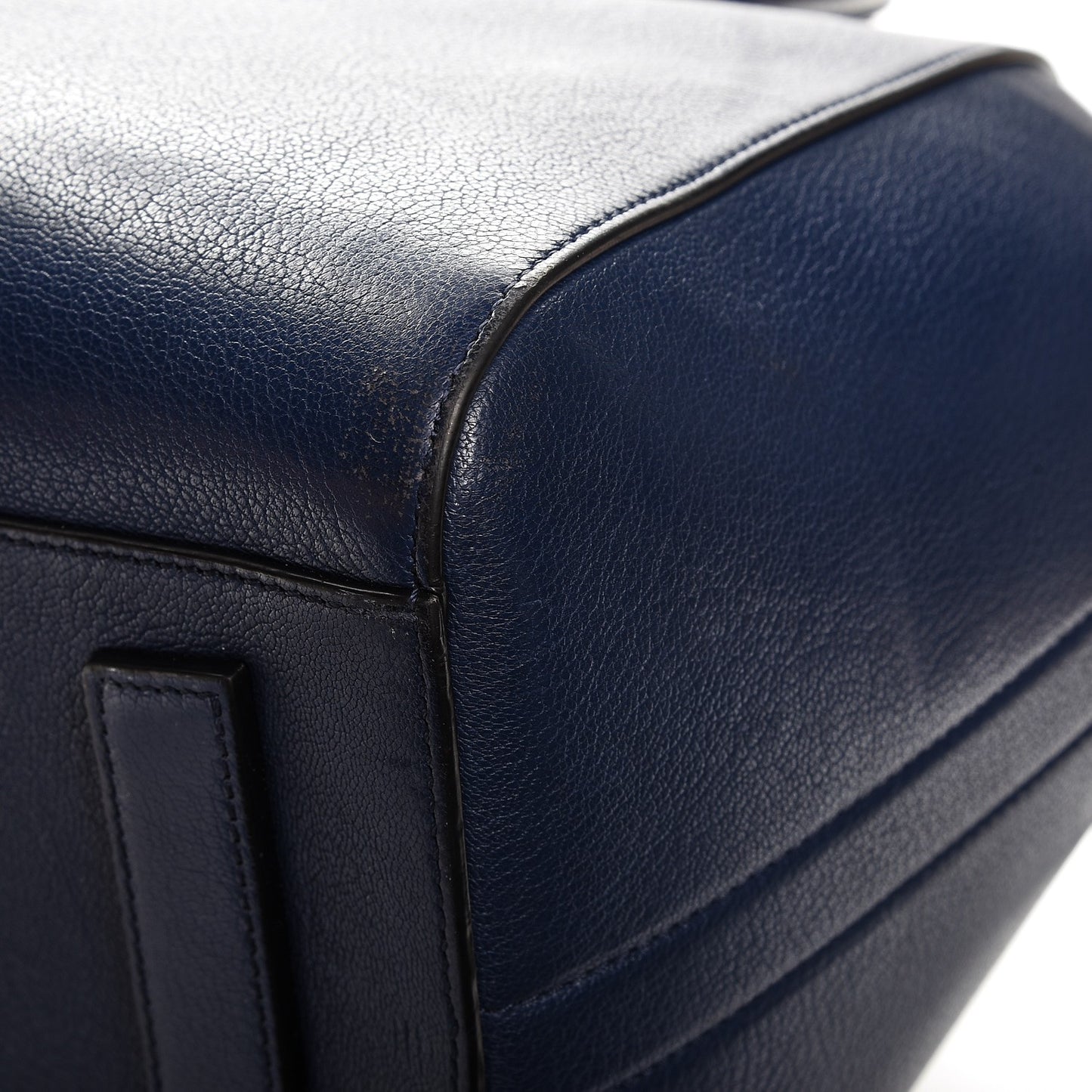 Sugar Goatskin Medium Antigona Navy