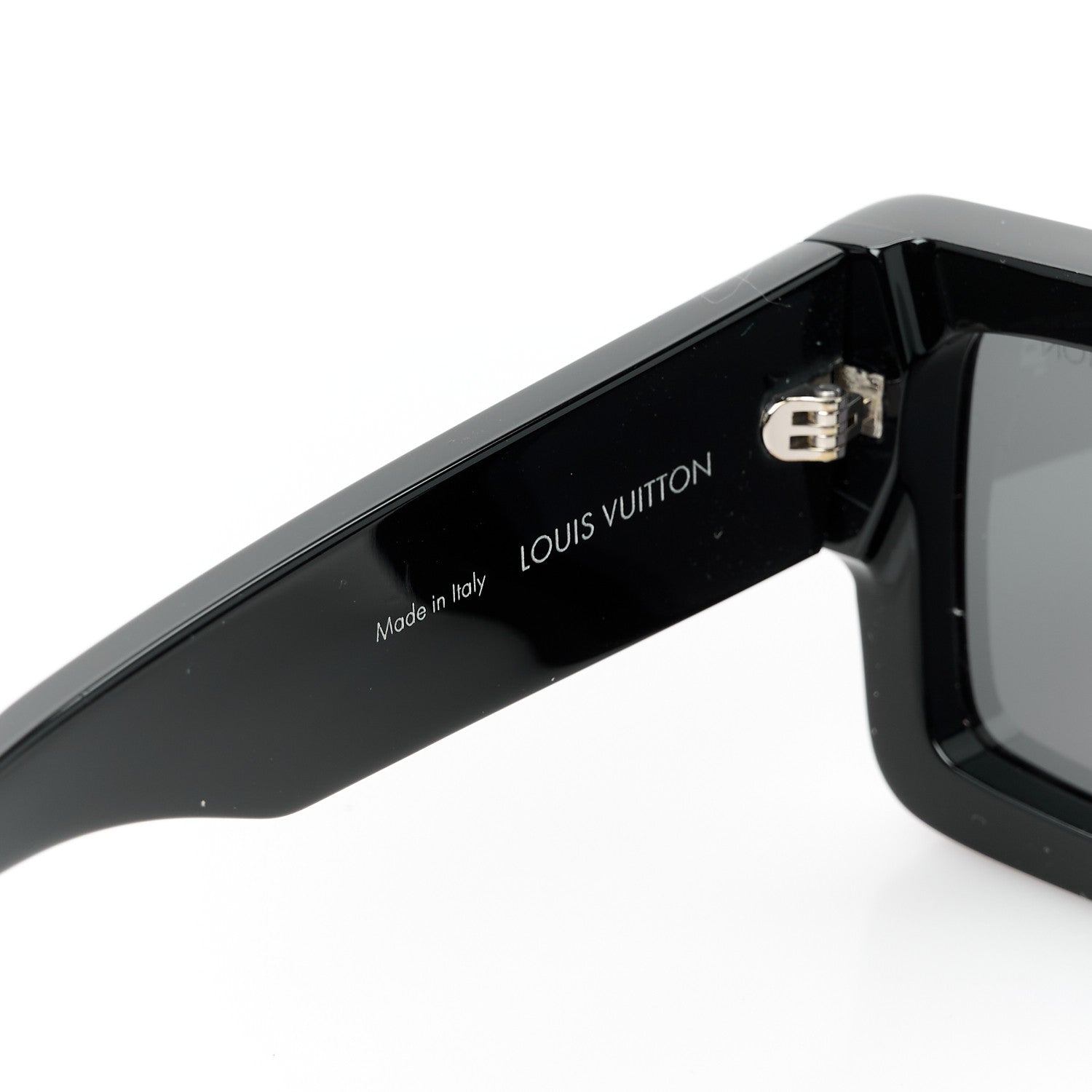 Louis Vuitton Acetate LV Clash Pearls & Strass Sunglasses Z2396W Louis Vuitton Acetate LV Clash Pearls & Strass Sunglasses Z2396W