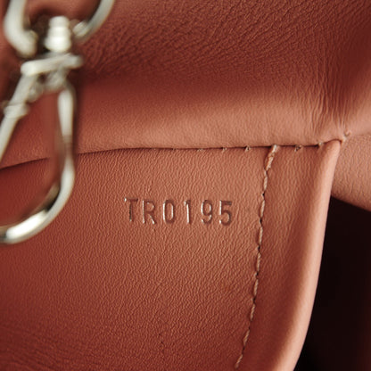 Louis Vuitton Taurillon Capucines MM Magnolia 7 of 7