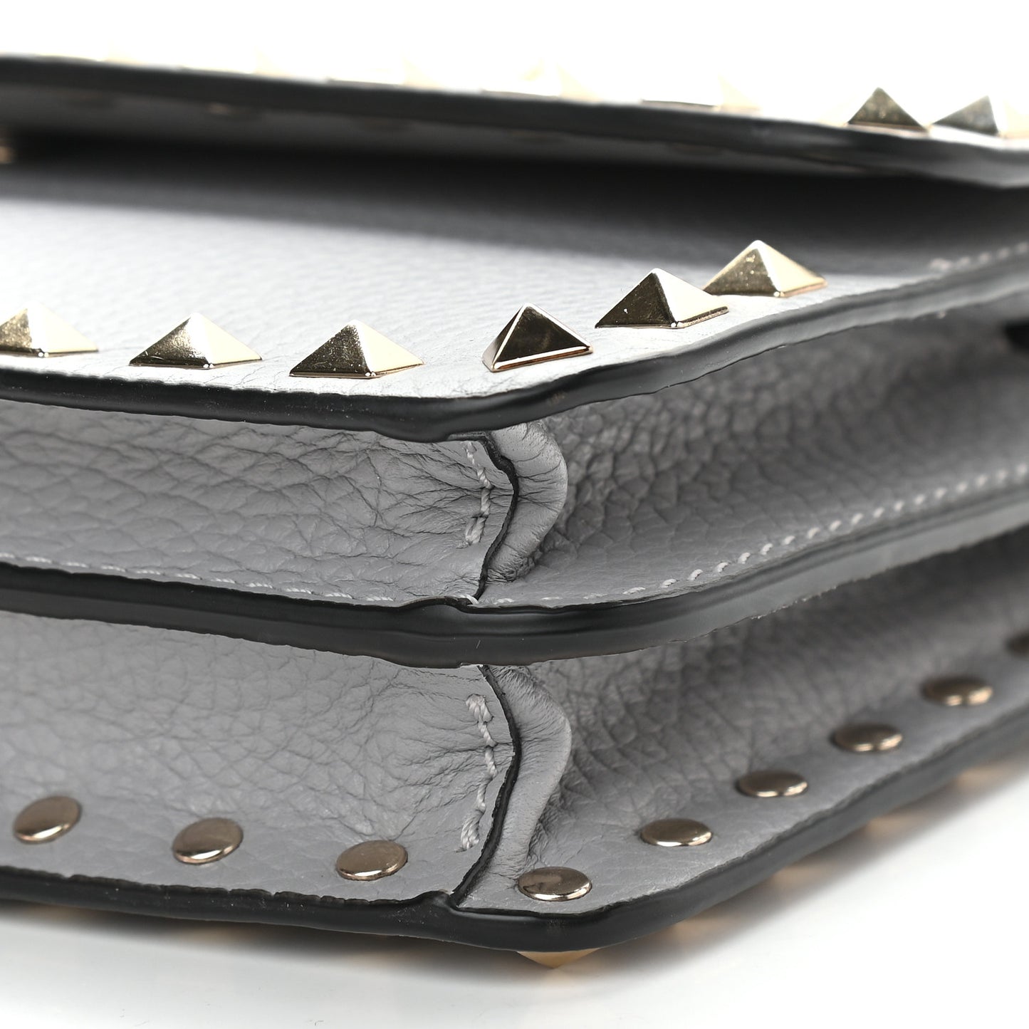 Pebbled Calfskin Rockstud Flap Wallet on Chain Pastel Grey