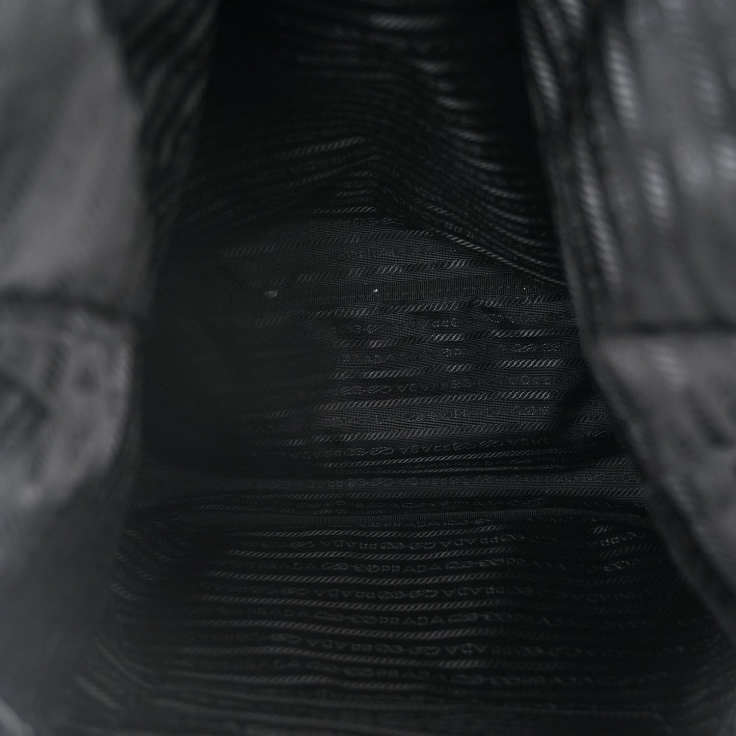 Tessuto Nylon Saffiano Lipstick Print Tote