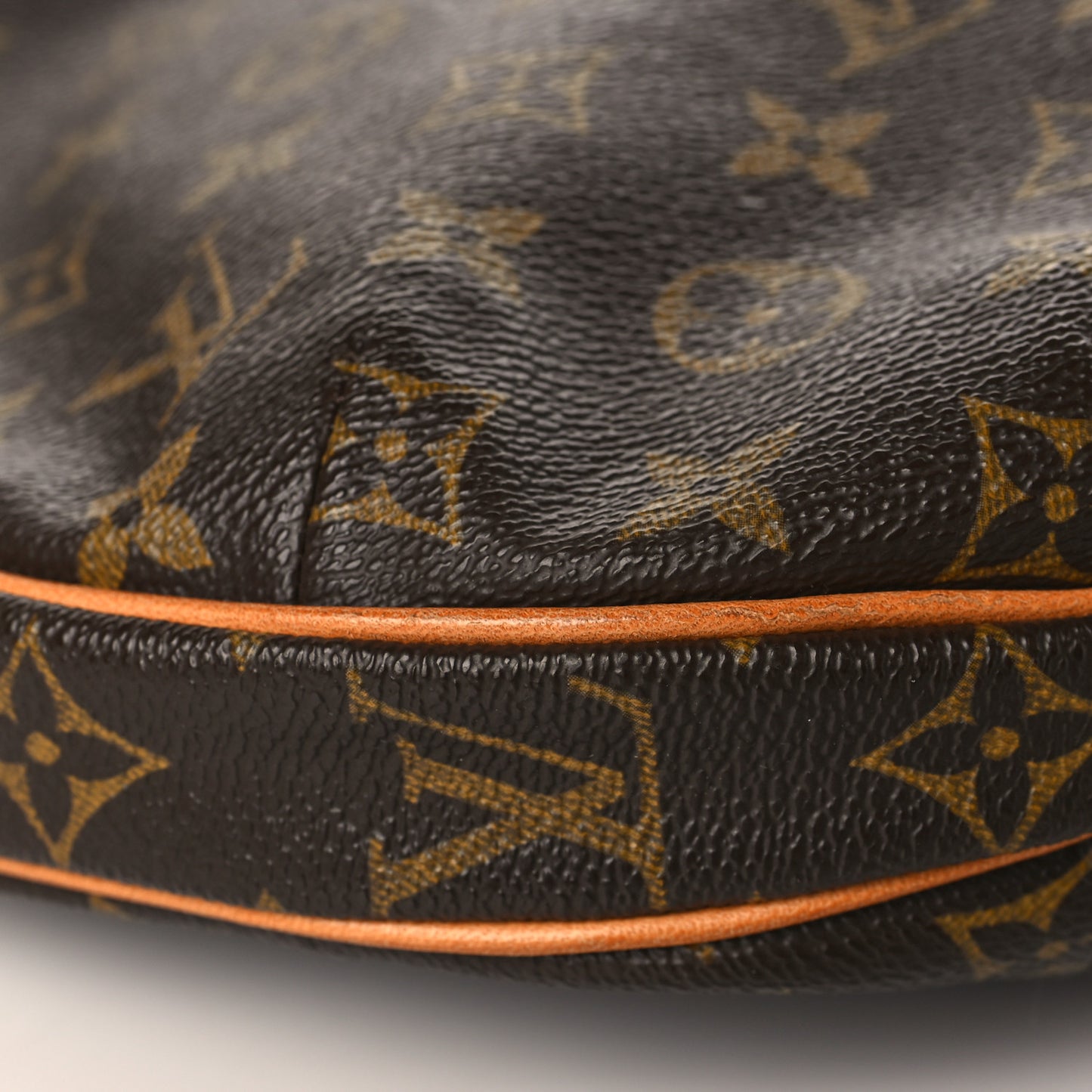 Monogram Croissant MM