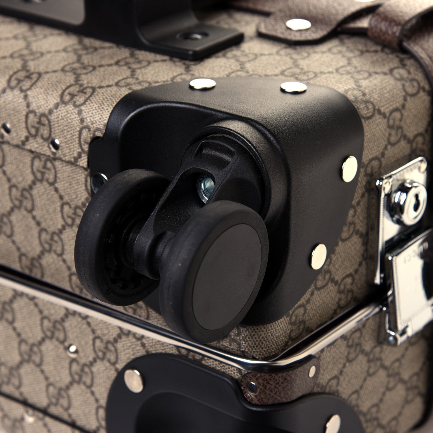 Gucci Supreme Monogram Globe-Trotter Carry-On Brown 9 of 11