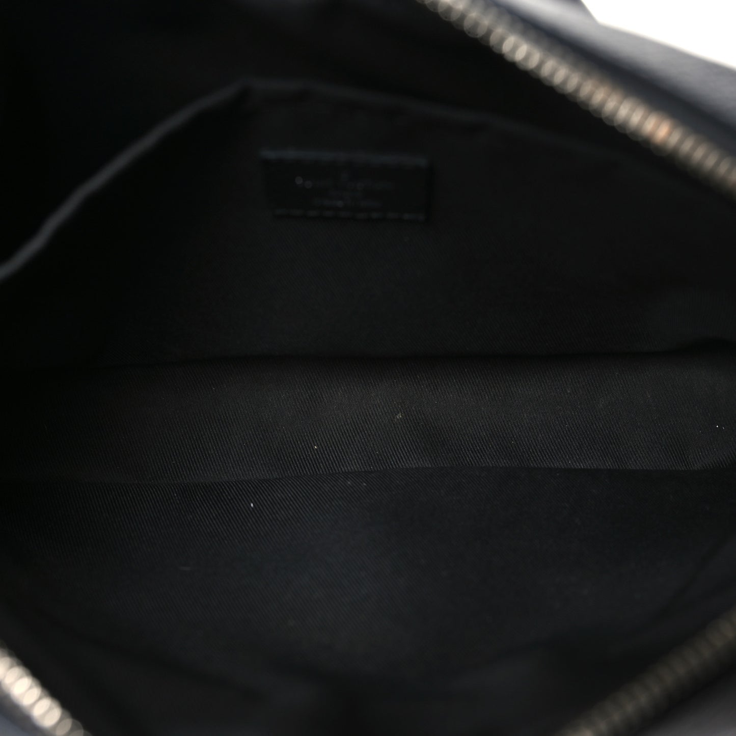 Taiga Monogram Eclipse Outdoor Messenger Black