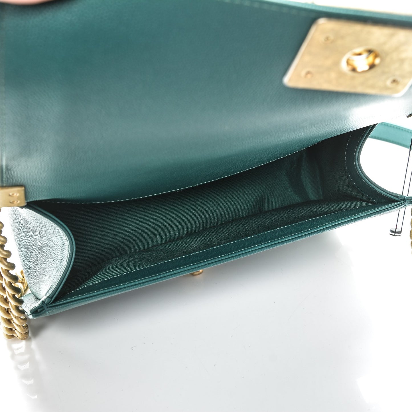 Caviar Quilted Medium Boy Flap Dark Green