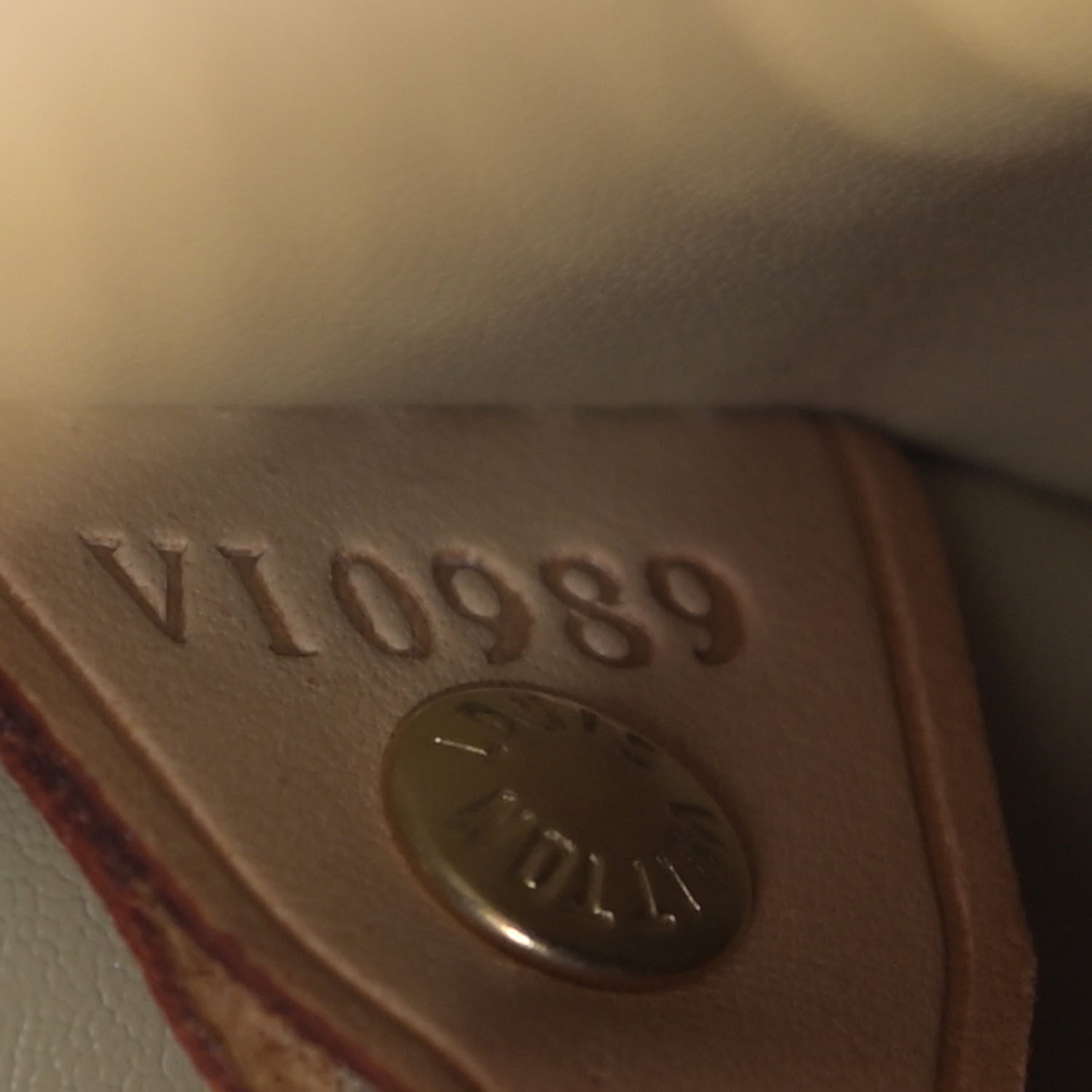 Louis Vuitton Vernis Bedford Beige 7 of 17