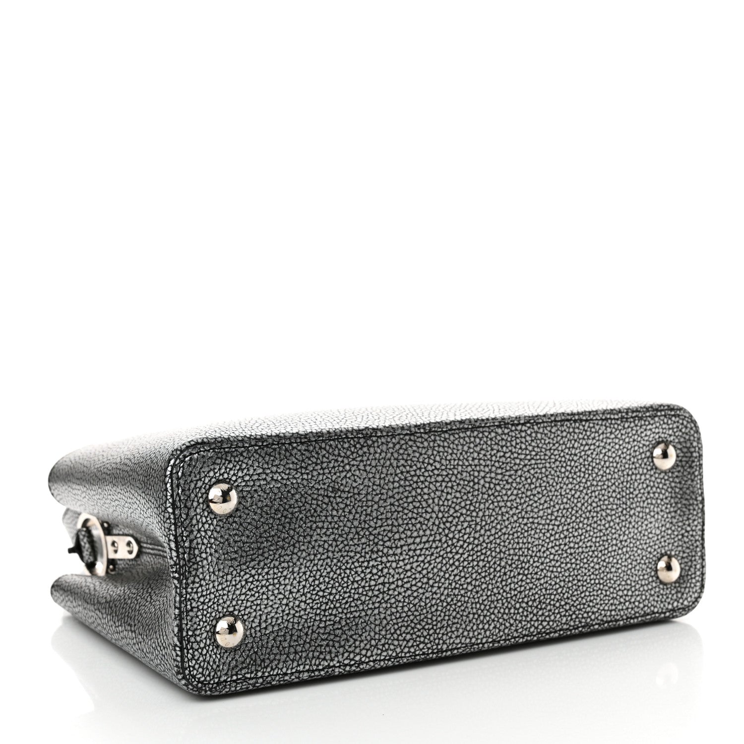 Louis Vuitton Taurillon Capucines MM Chrome 4 of 11