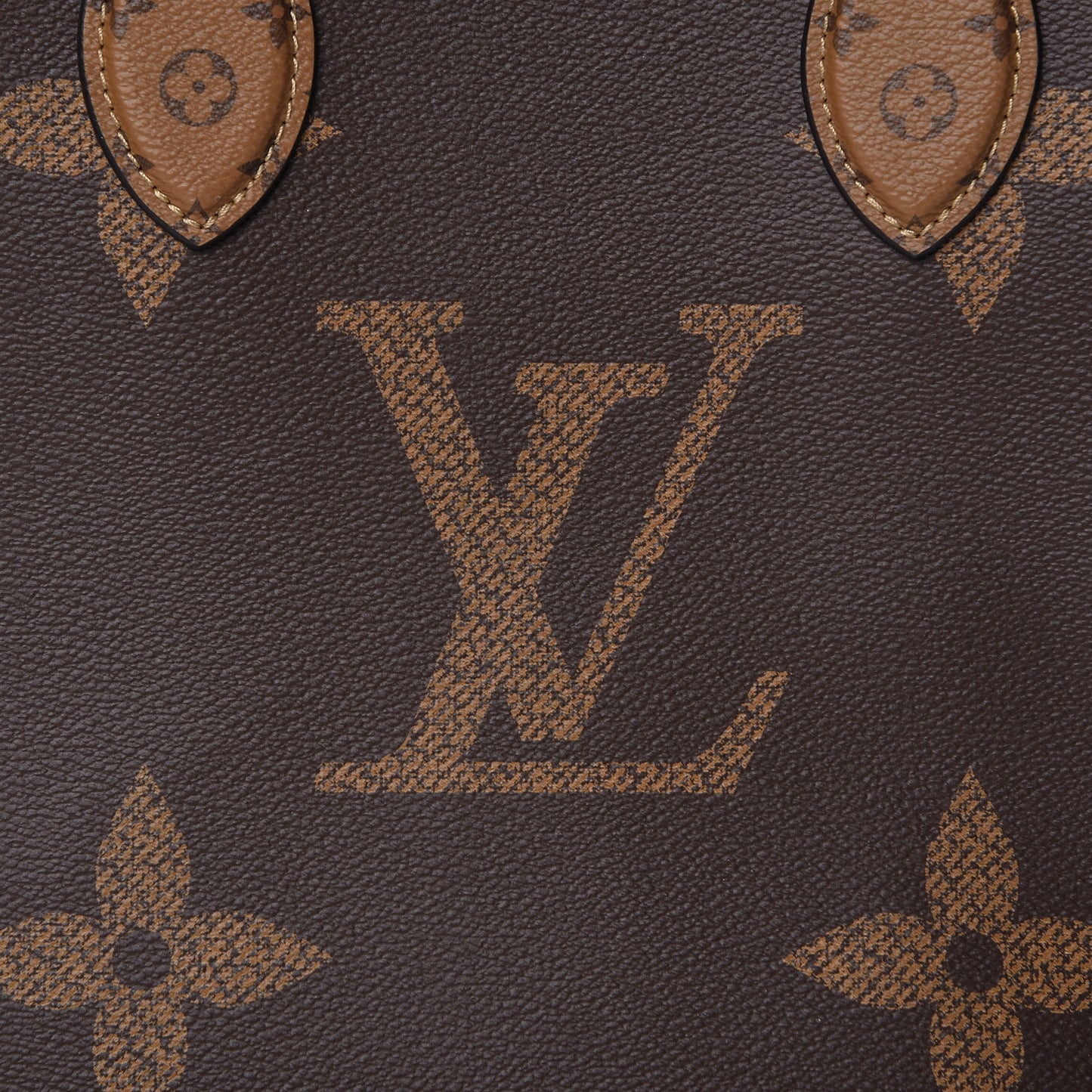 Reverse Monogram Giant Onthego MM