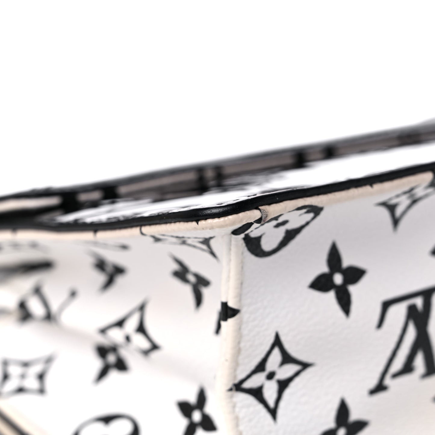 Vernis Epi Monogram Wynwood Black White