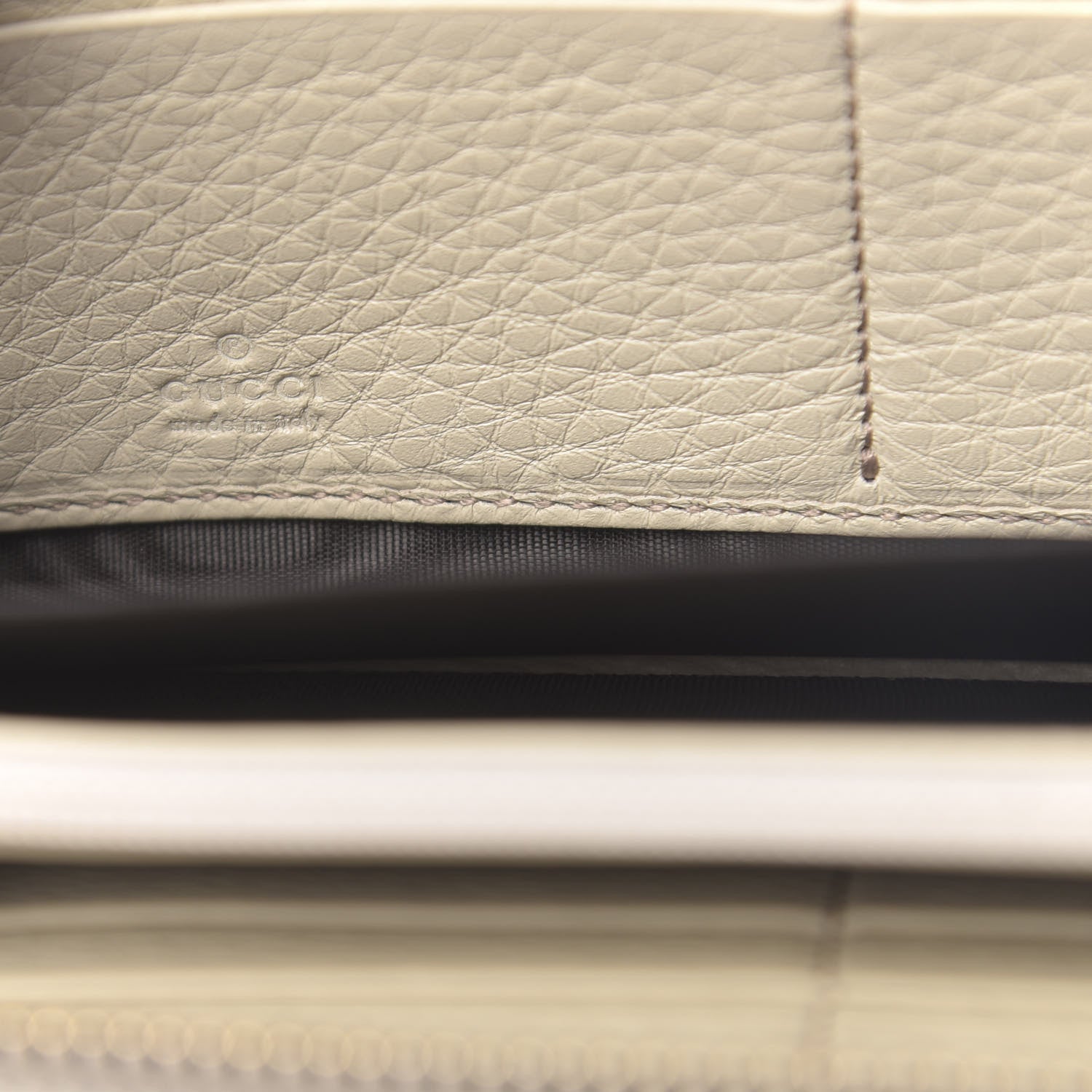 Gucci Pebbled Calfskin Soho Zip Around Wallet Off White 6 of 7