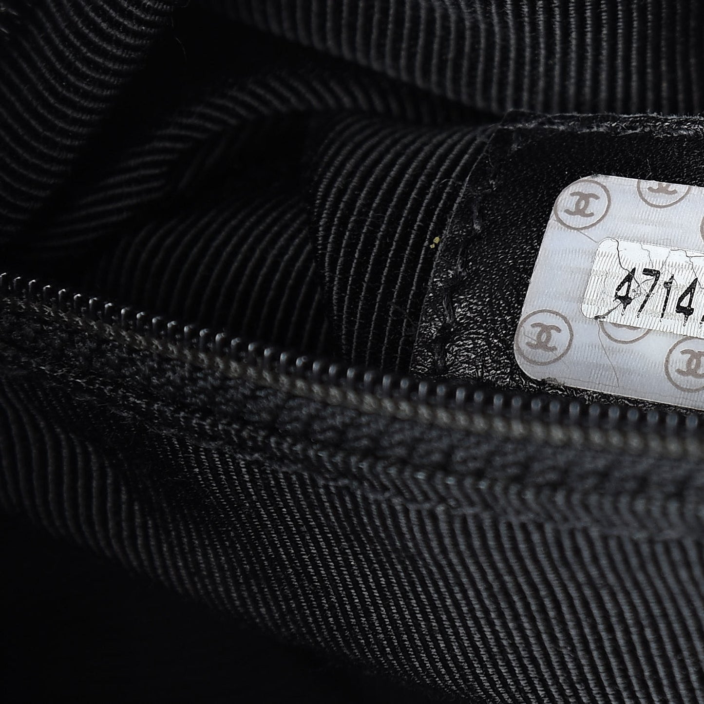 Caviar CC Shoulder Bag Black