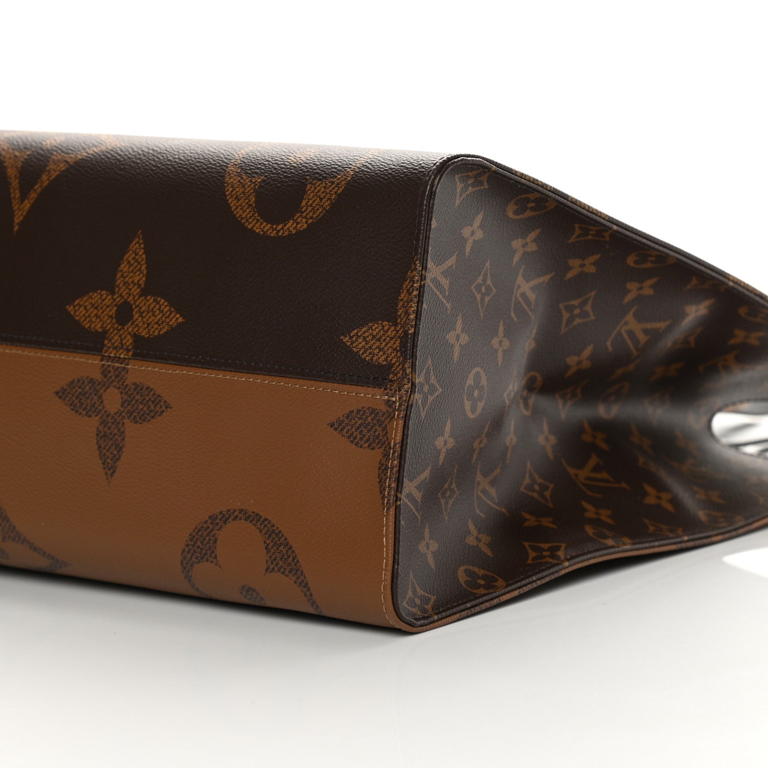 Louis Vuitton Reverse Monogram Giant Onthego GM 9 of 13