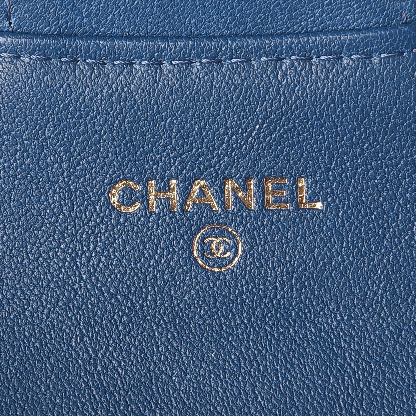 Sheepskin Chevron Quilted Reissue Card Holder Blue