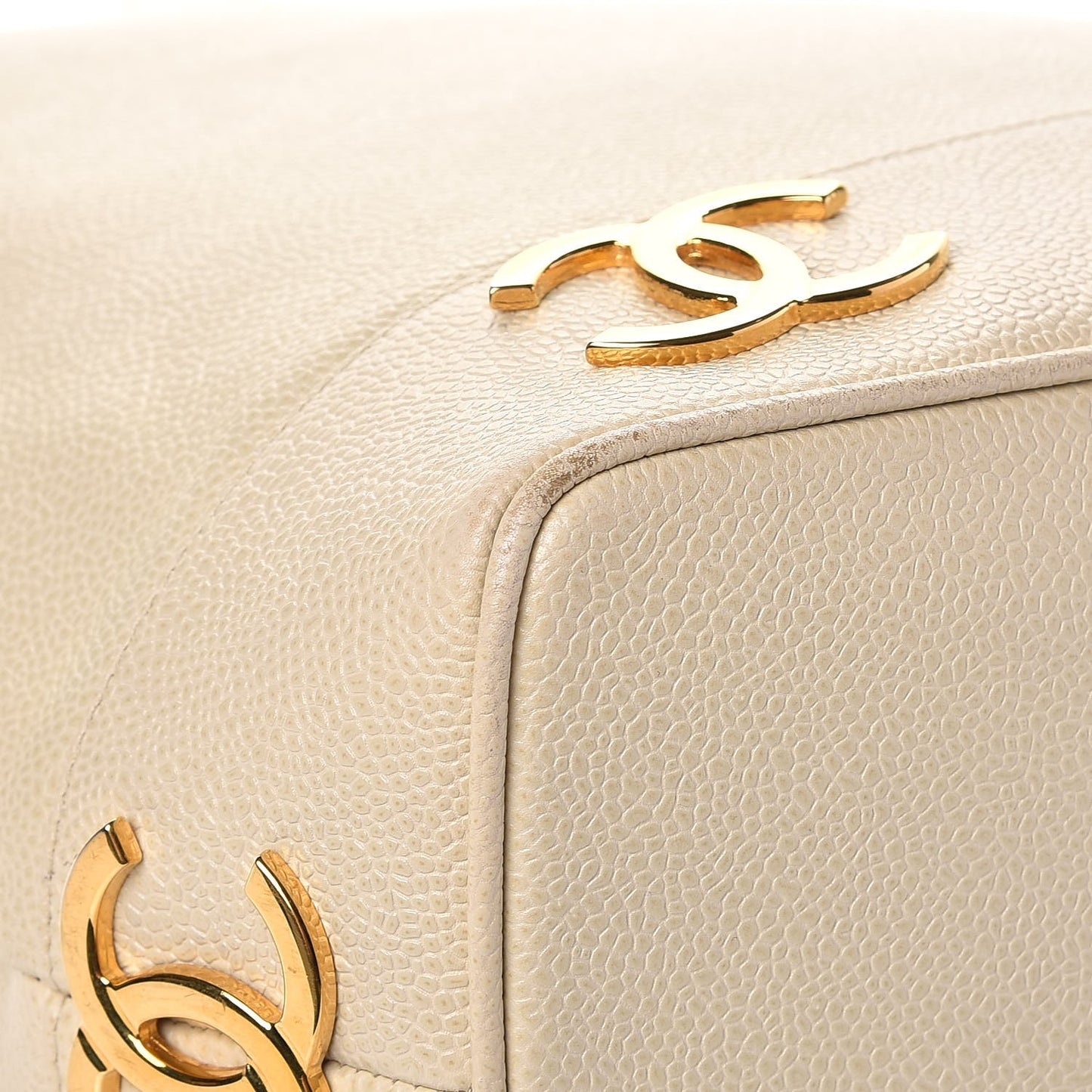 Caviar CC Bucket Shoulder Bag White