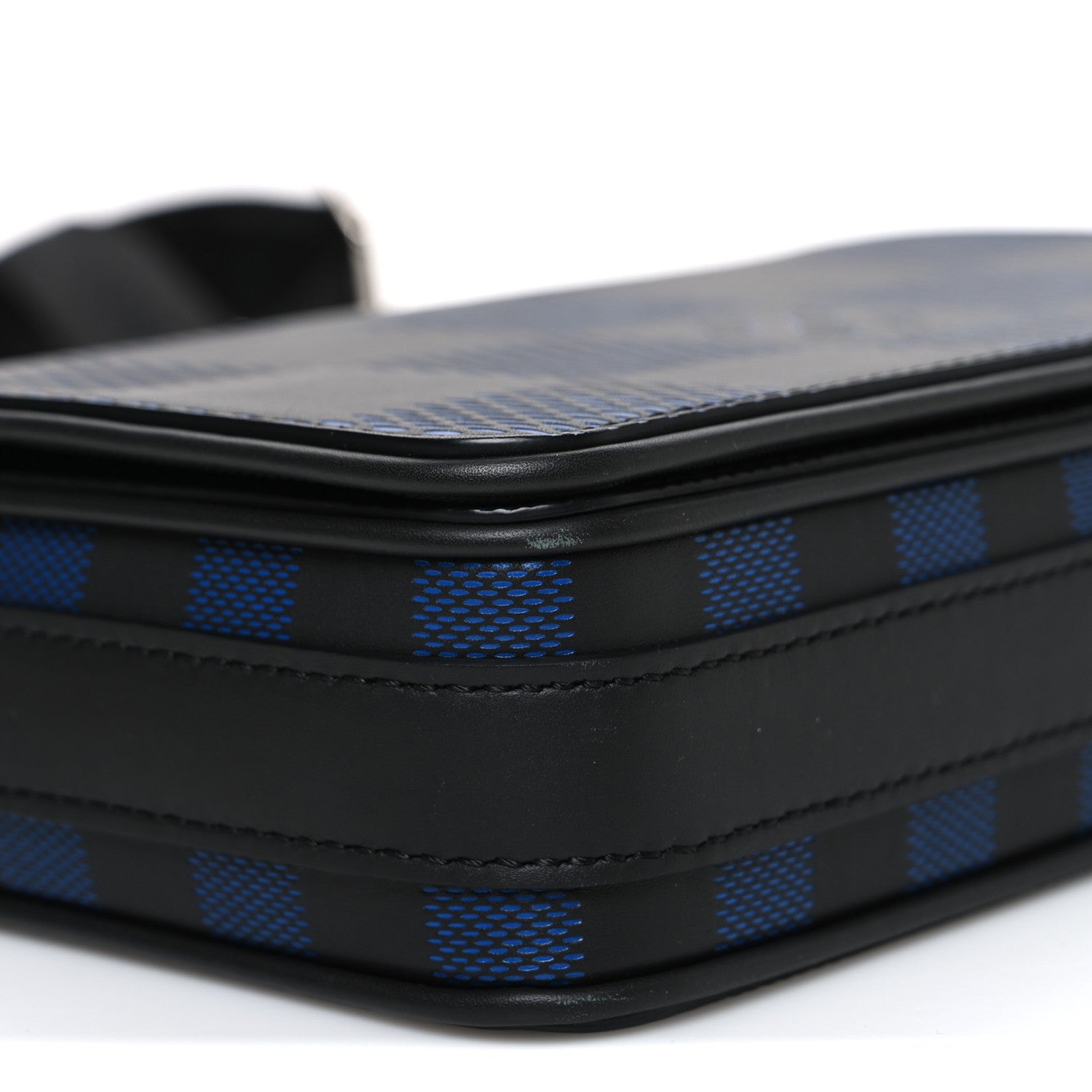 Louis Vuitton Damier Graphite 3D Studio Messenger Navy 8 of 10