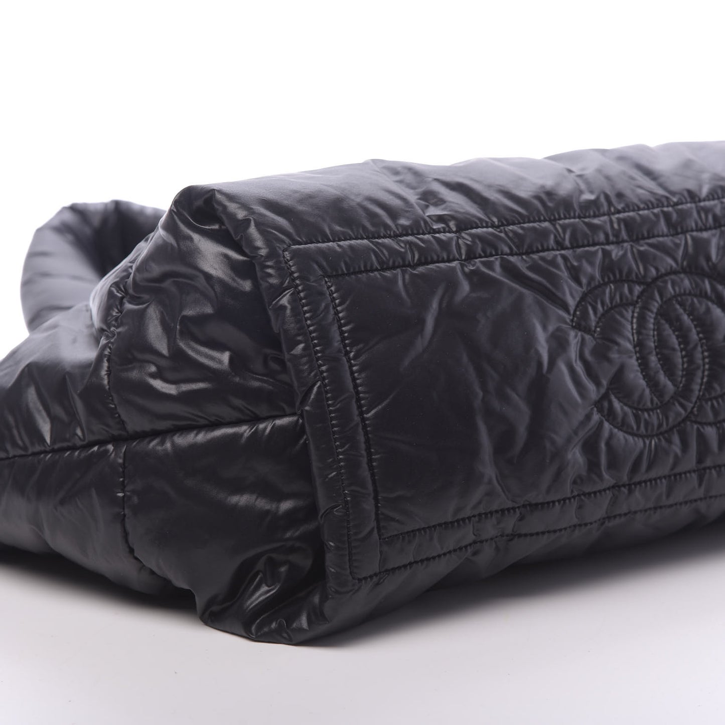 Nylon Quilted Medium Coco Cocoon Reversible Tote Black