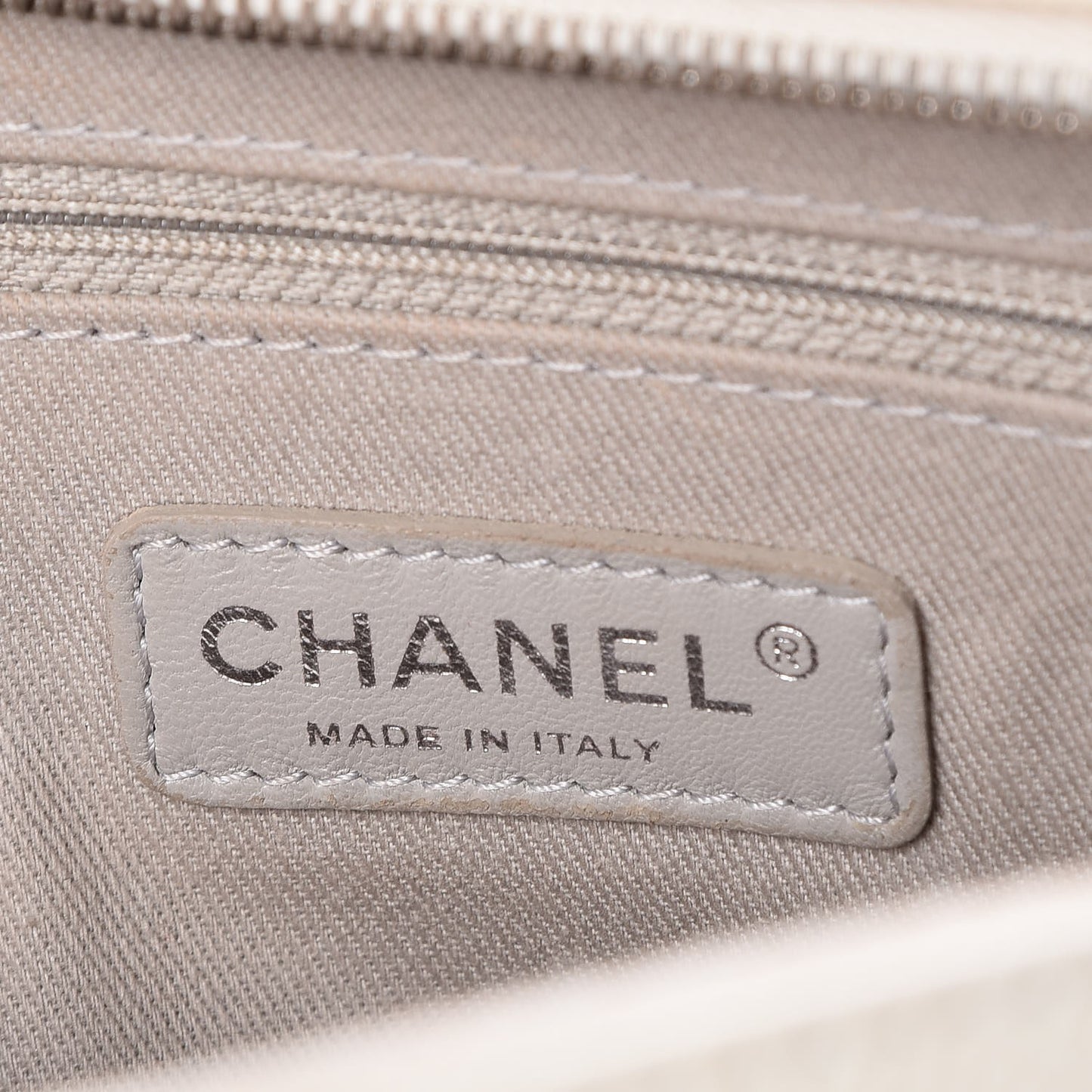 Caviar Quilted Jumbo Easy Flap Dark White