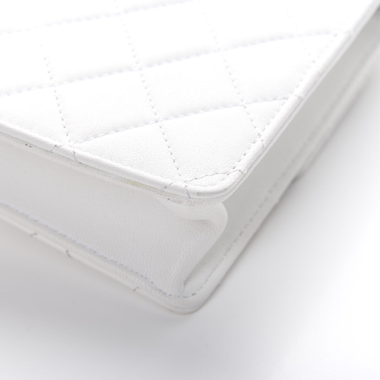 Lambskin Quilted Chic Pearls Flap White