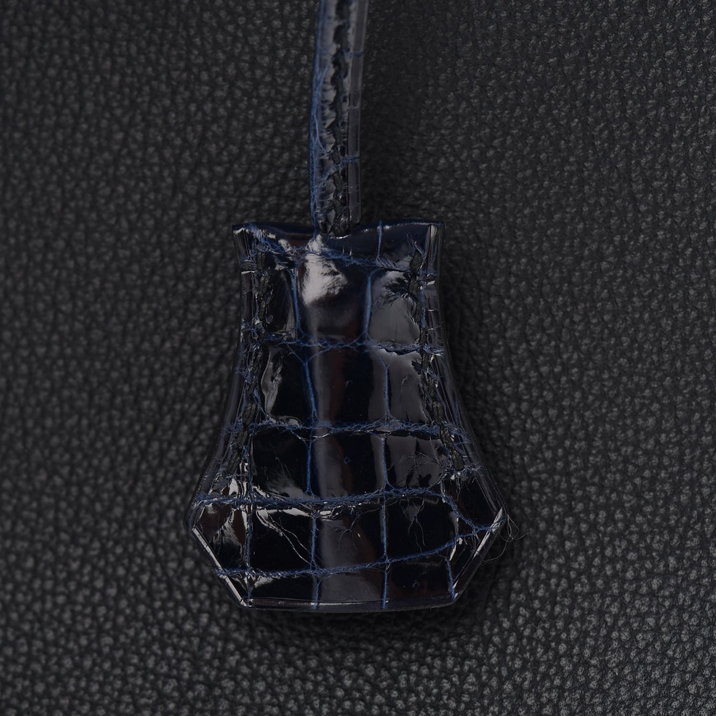 Taurillon Novillo Shiny Niloticus Crocodile Birkin Touch 30 Black Bleu Marine