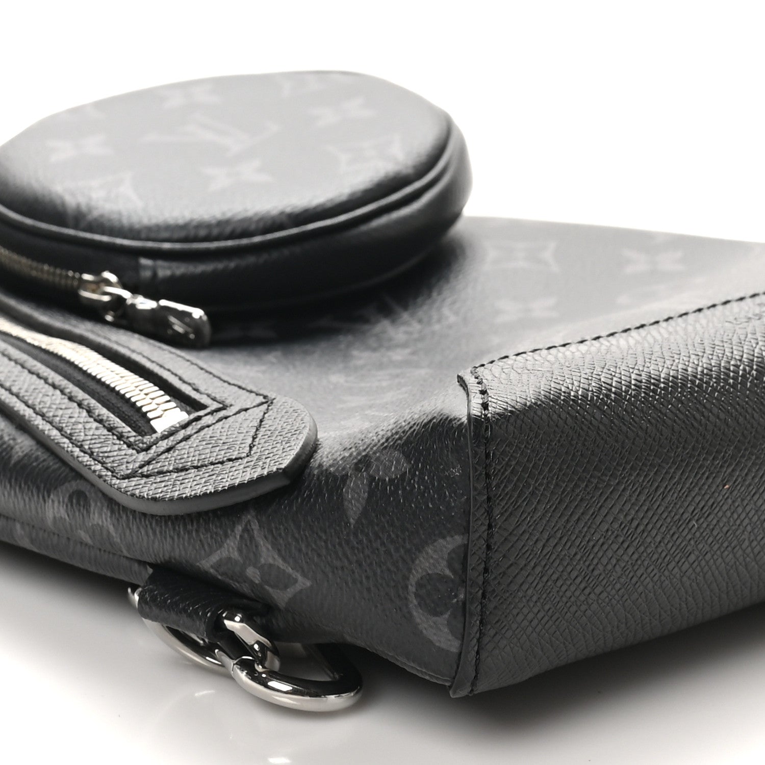 Louis Vuitton Taigarama Duo Slingbag Black 8 of 9