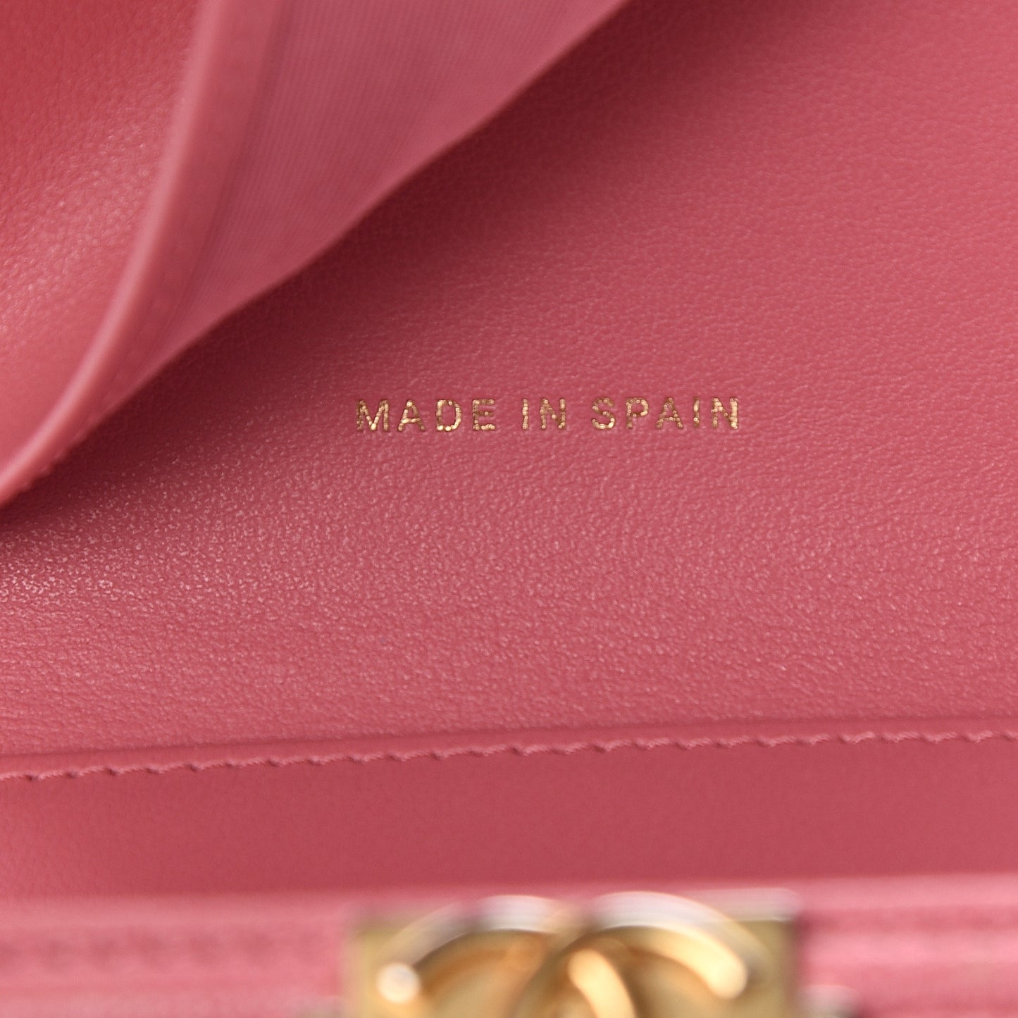 Iridescent Caviar Chevron Quilted Boy Compact Wallet Dark Pink