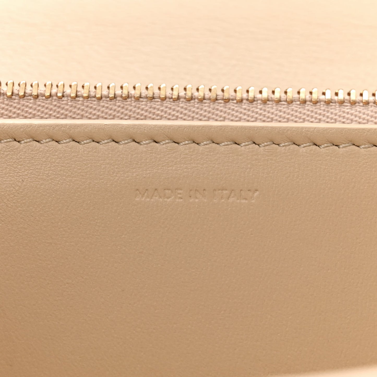 Box Calfskin Medium Classic Box Bag Linen