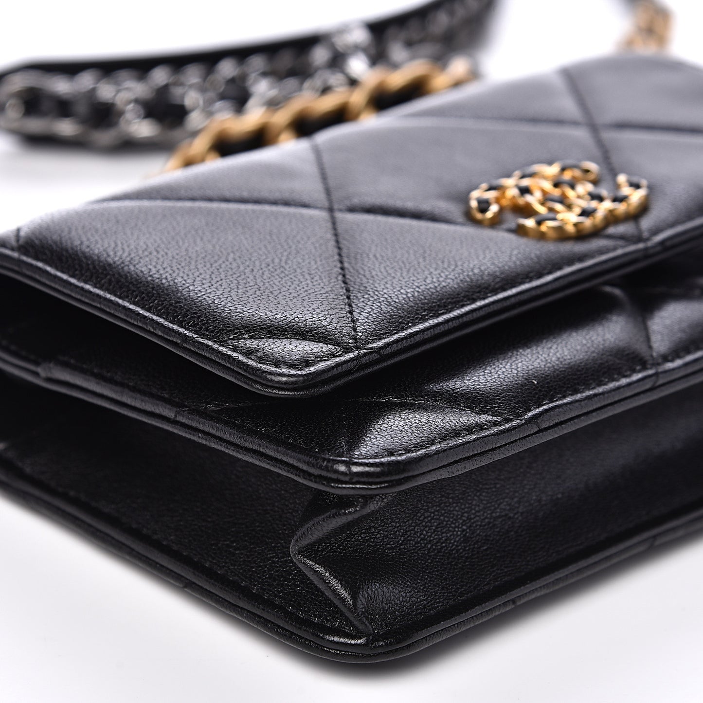 Goatskin Quilted 19 Wallet On Chain WOC Black