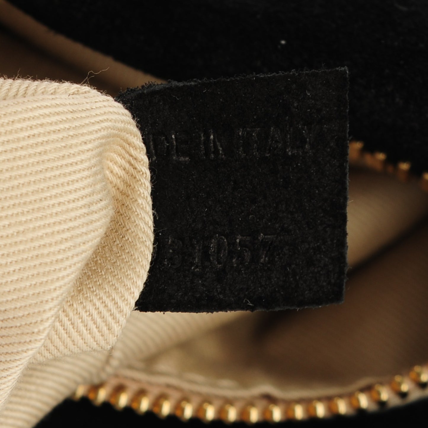 Suede Calfskin Medium Paraty Black