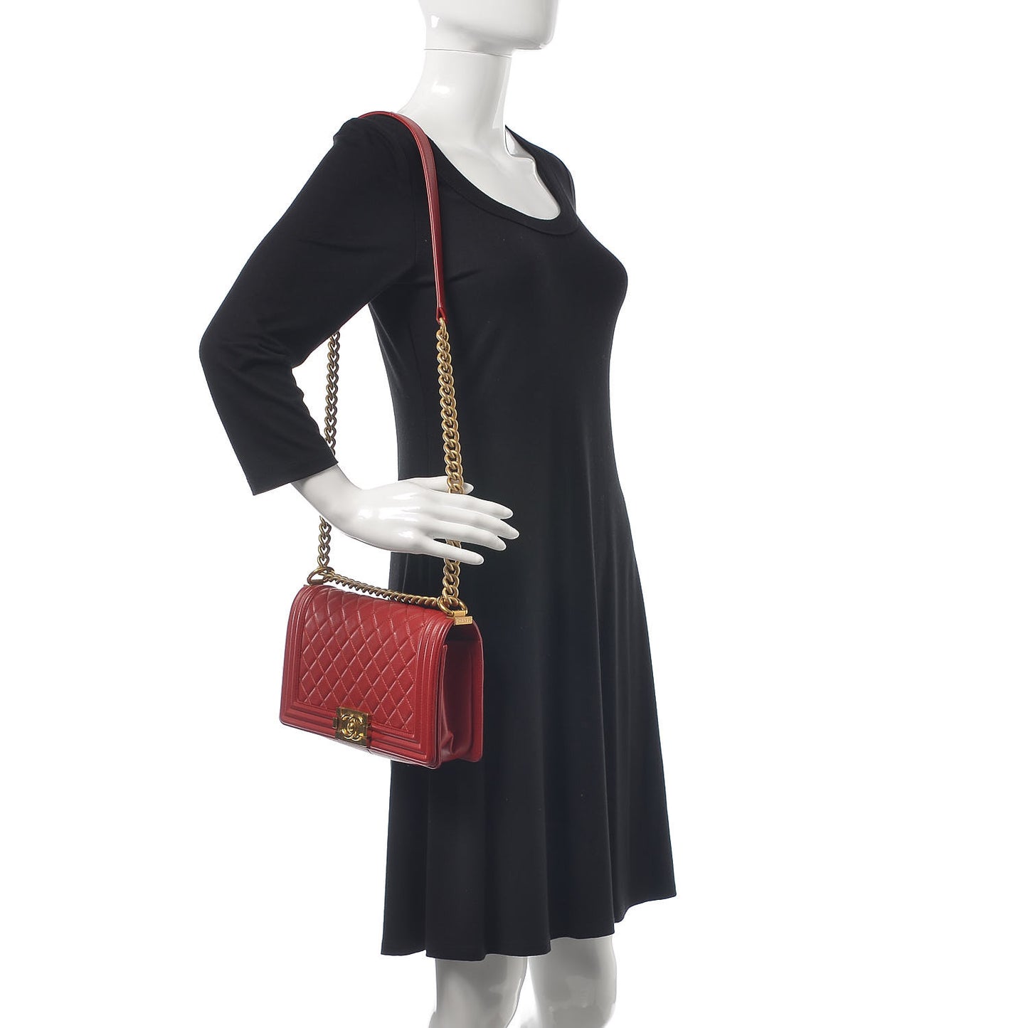 Caviar Quilted Medium Boy Flap Red