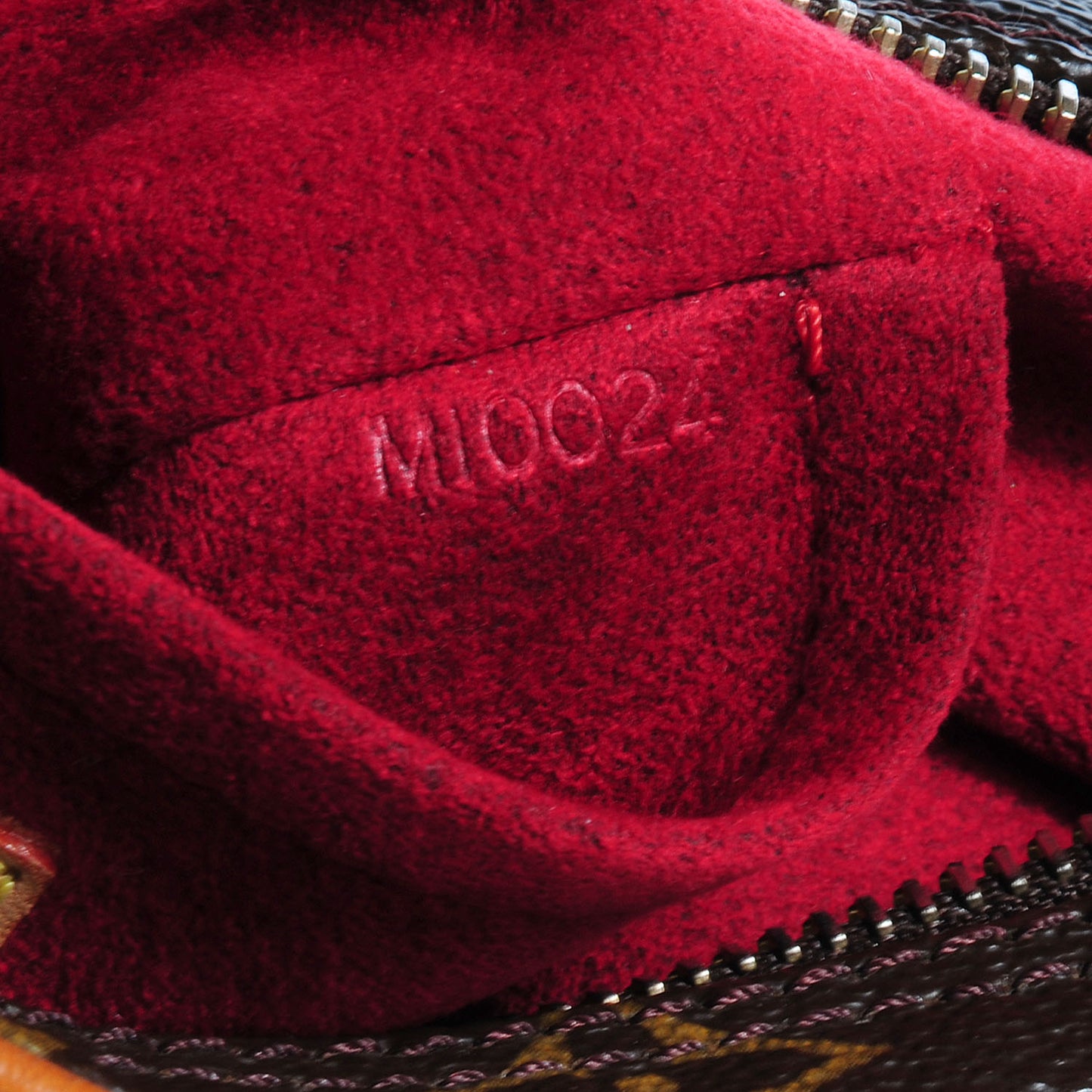Monogram Pochette Croissant