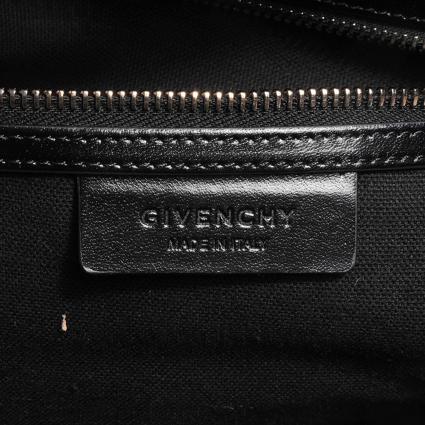 Shiny Lord Calfskin Medium Antigona Black