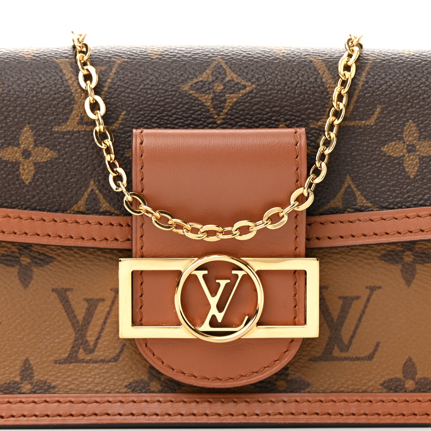 Reverse Monogram Dauphine Chain Wallet