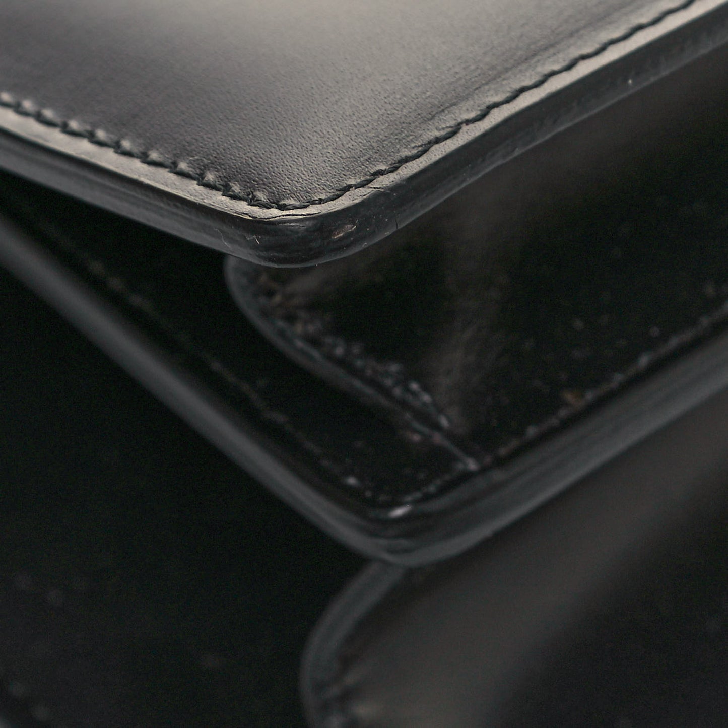 Box Calfskin Medium Clasp Bag Black