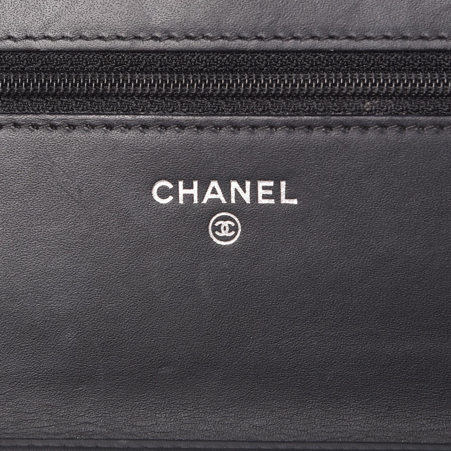 Patent Quilted Wallet On Chain WOC Black