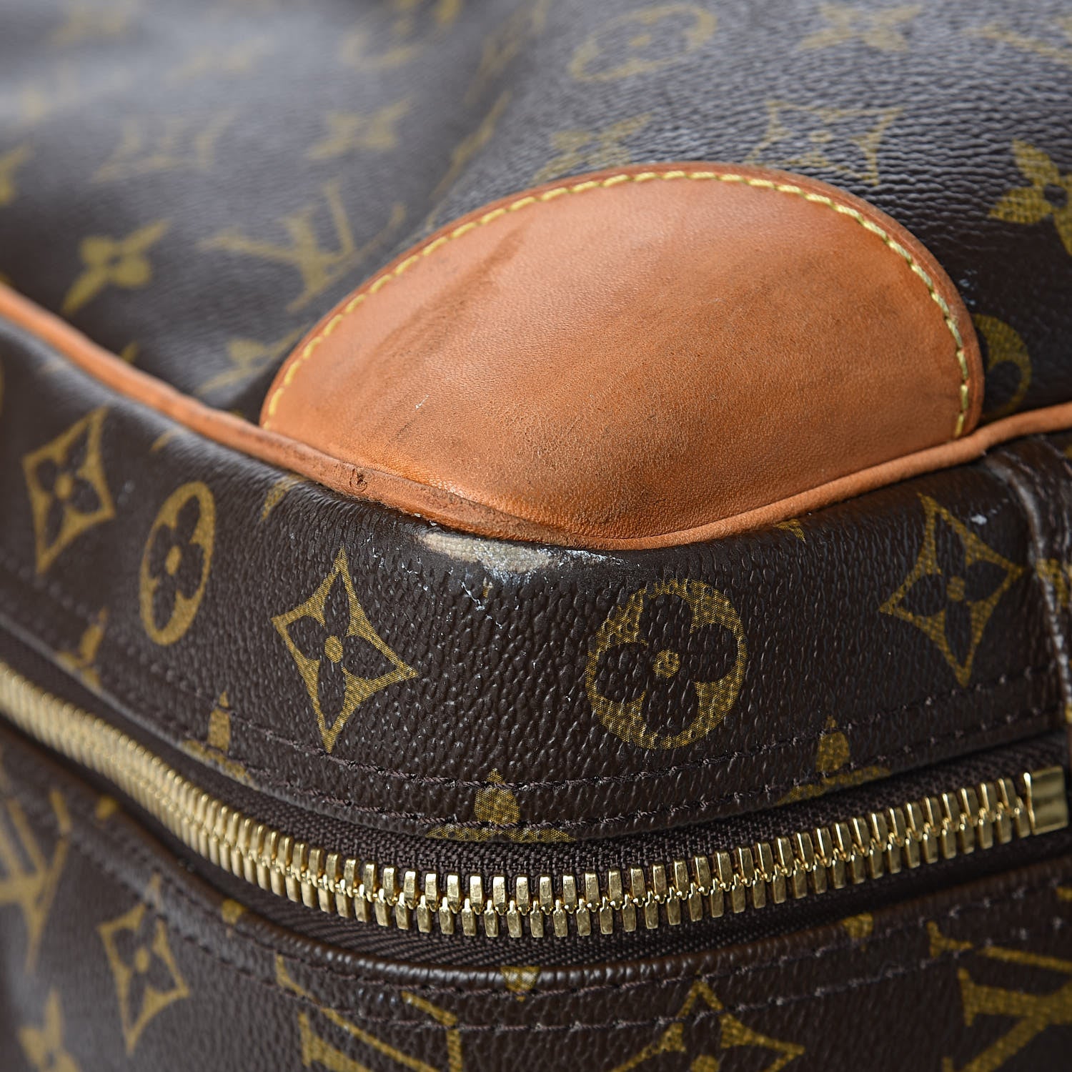 Louis Vuitton Monogram Sirius 70 10 of 14
