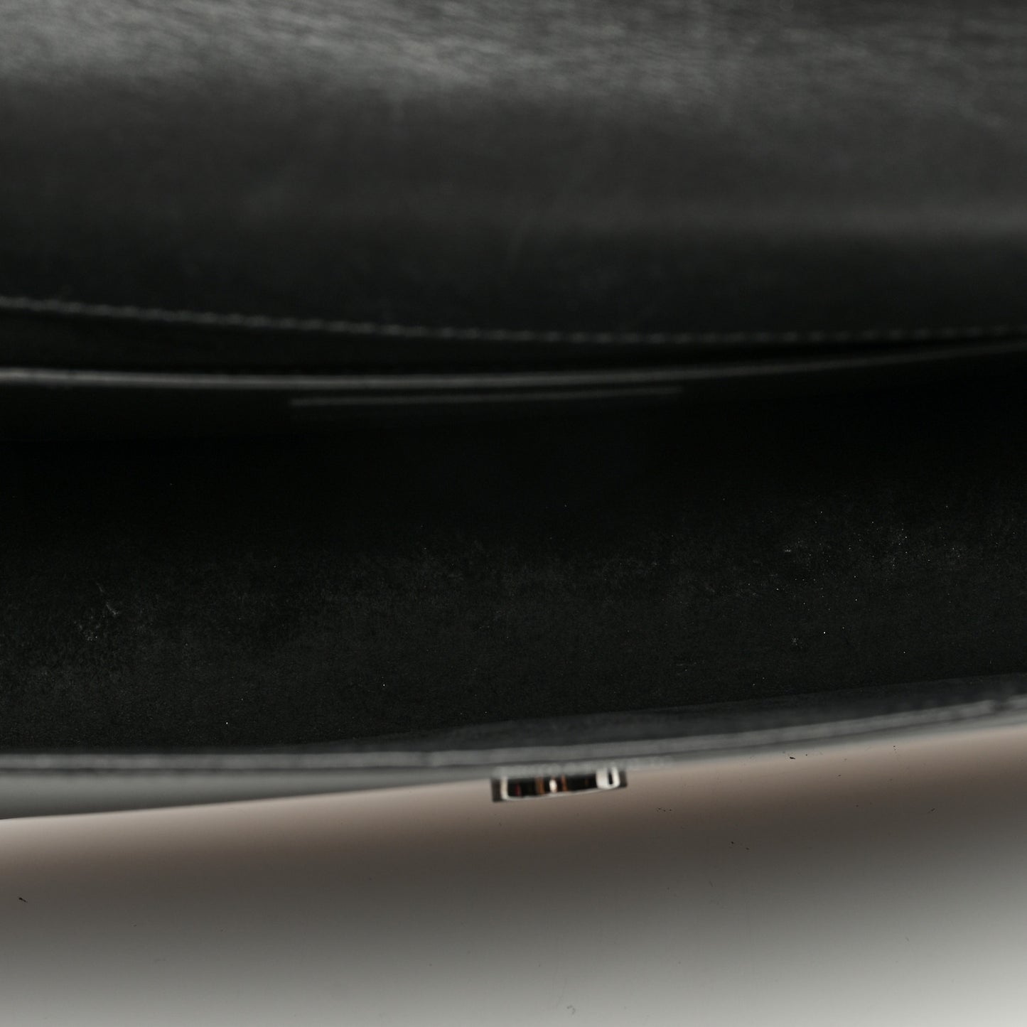 Calfskin Medium Classic Betty Black