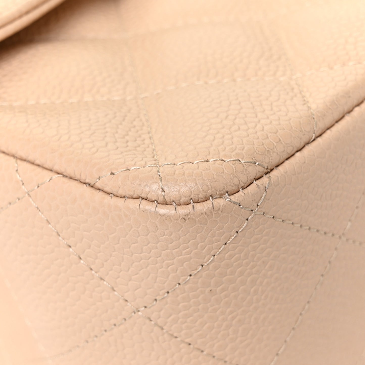 Caviar Quilted Jumbo Double Flap Beige Clair