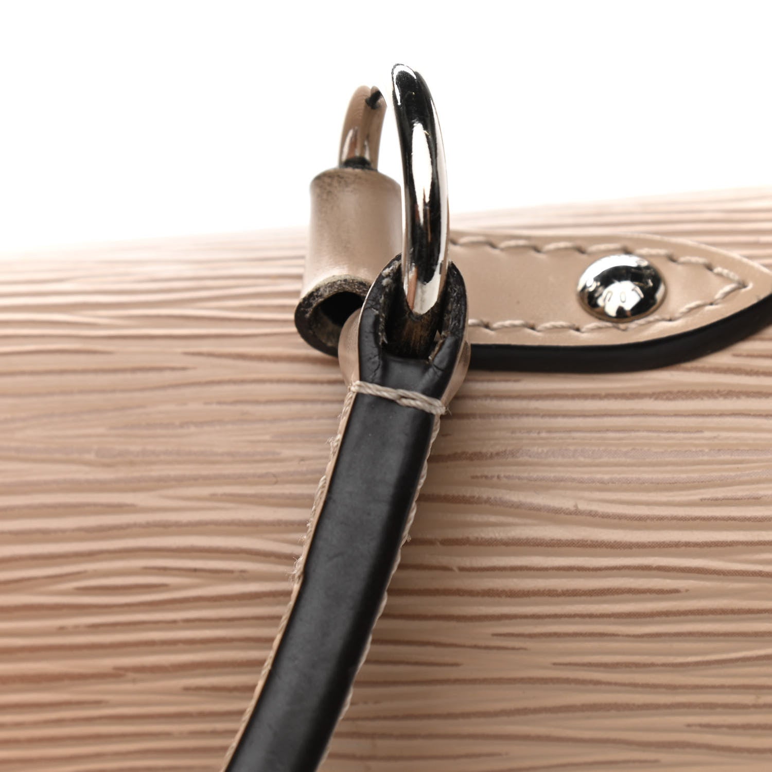 Louis Vuitton Epi Cluny MM Dune 16 of 16