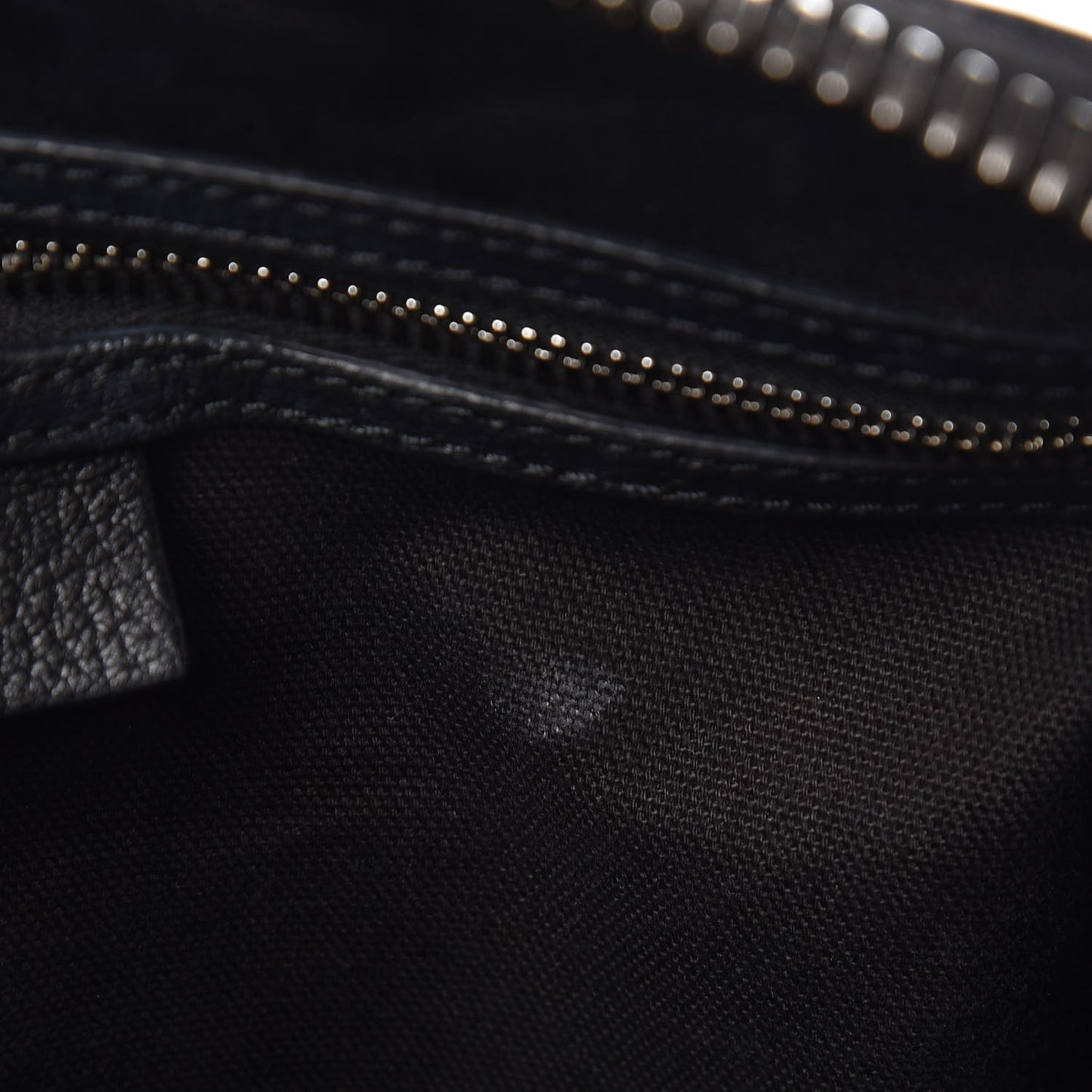 Sugar Goatskin Medium Antigona Black