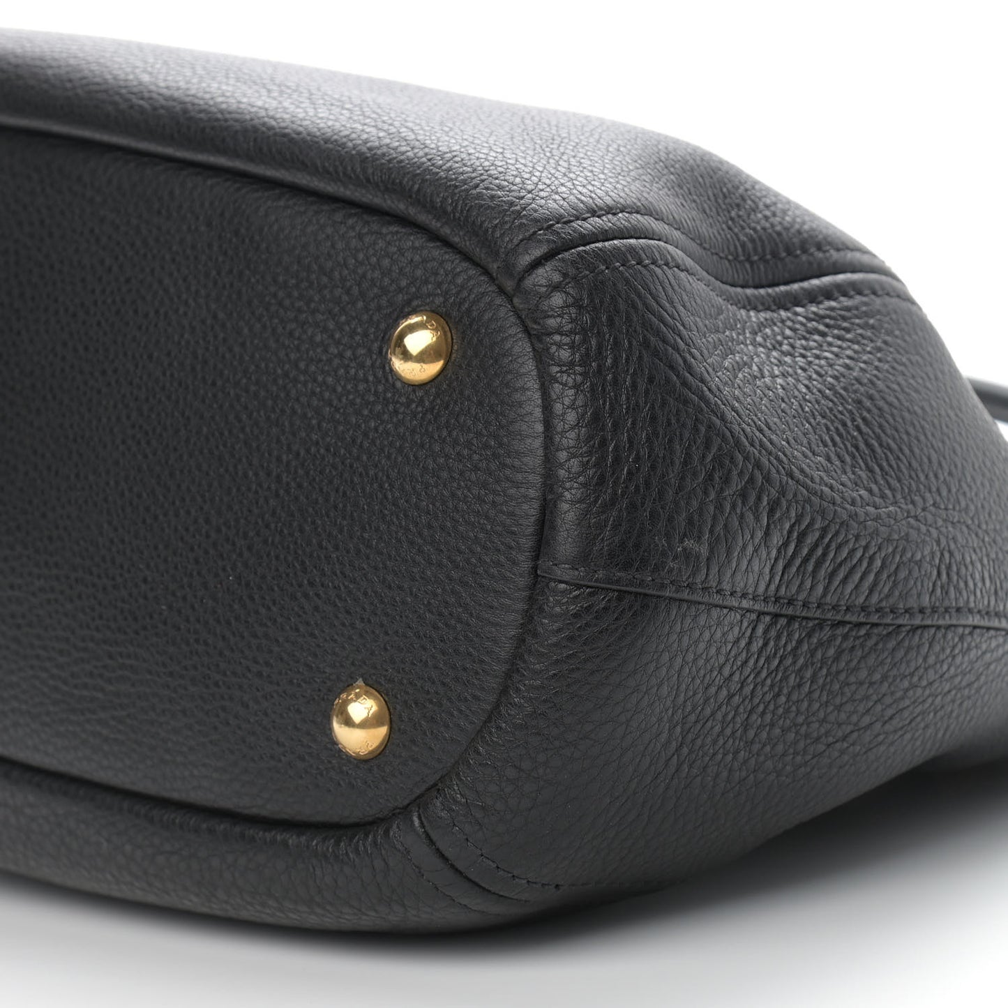 Vitello Phenix Shoulder Bag Black