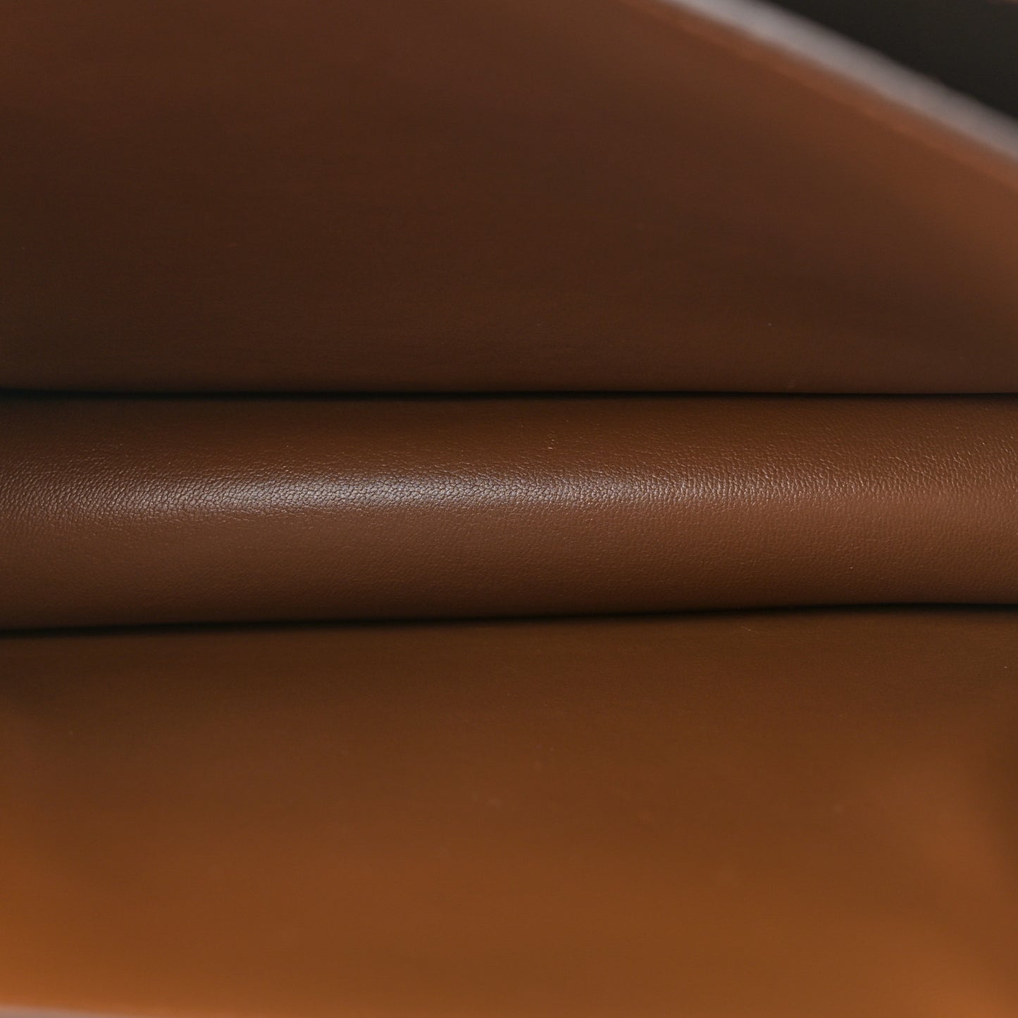 Box Calfskin Medium Classic Box Flap Bag Camel