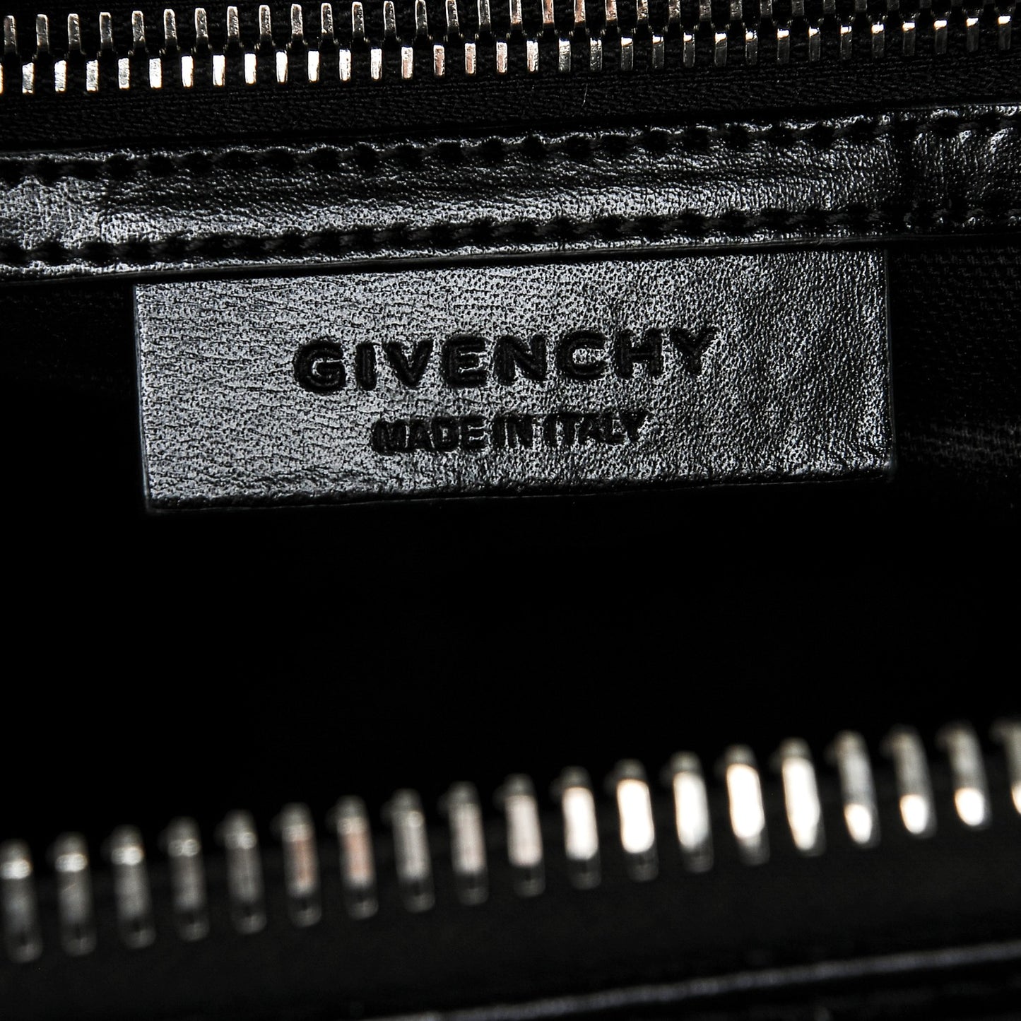 Shiny Lord Calfskin Medium Antigona Black