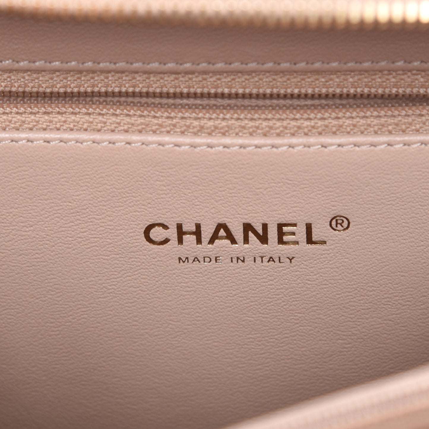 Caviar Quilted Medium CC Filigree Vanity Case Beige