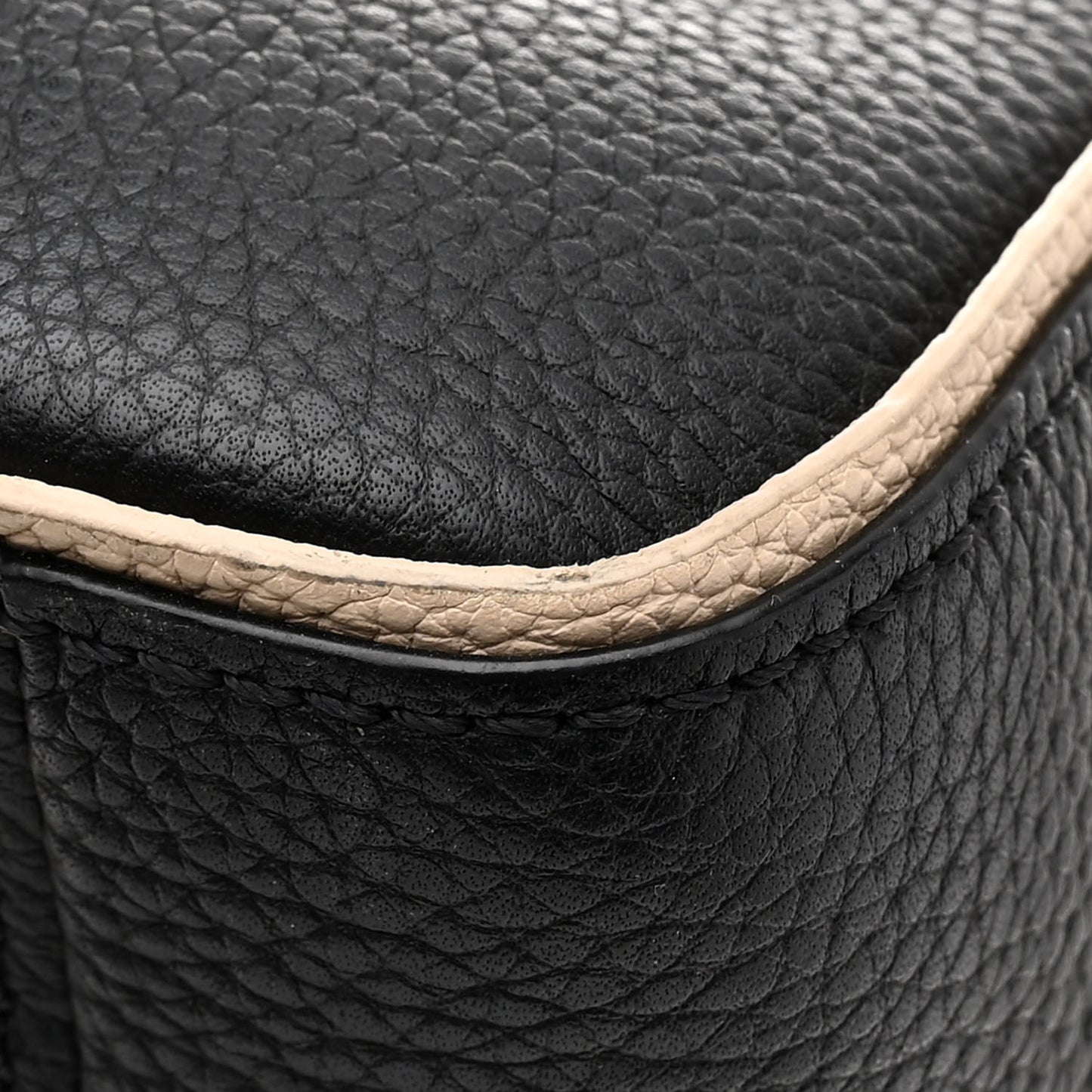 Monogram Double V Black
