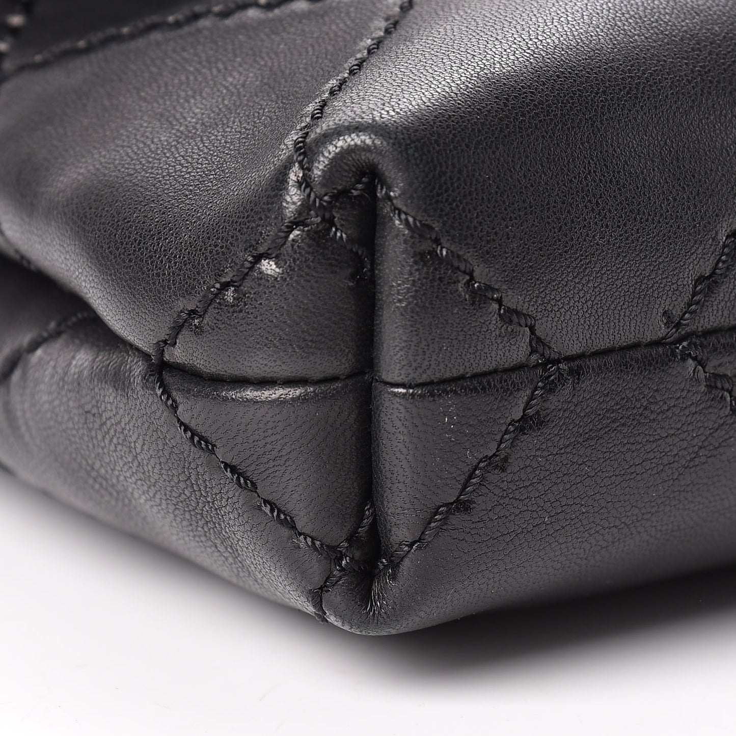 Lambskin Medium Ultimate Stitch Flap Black