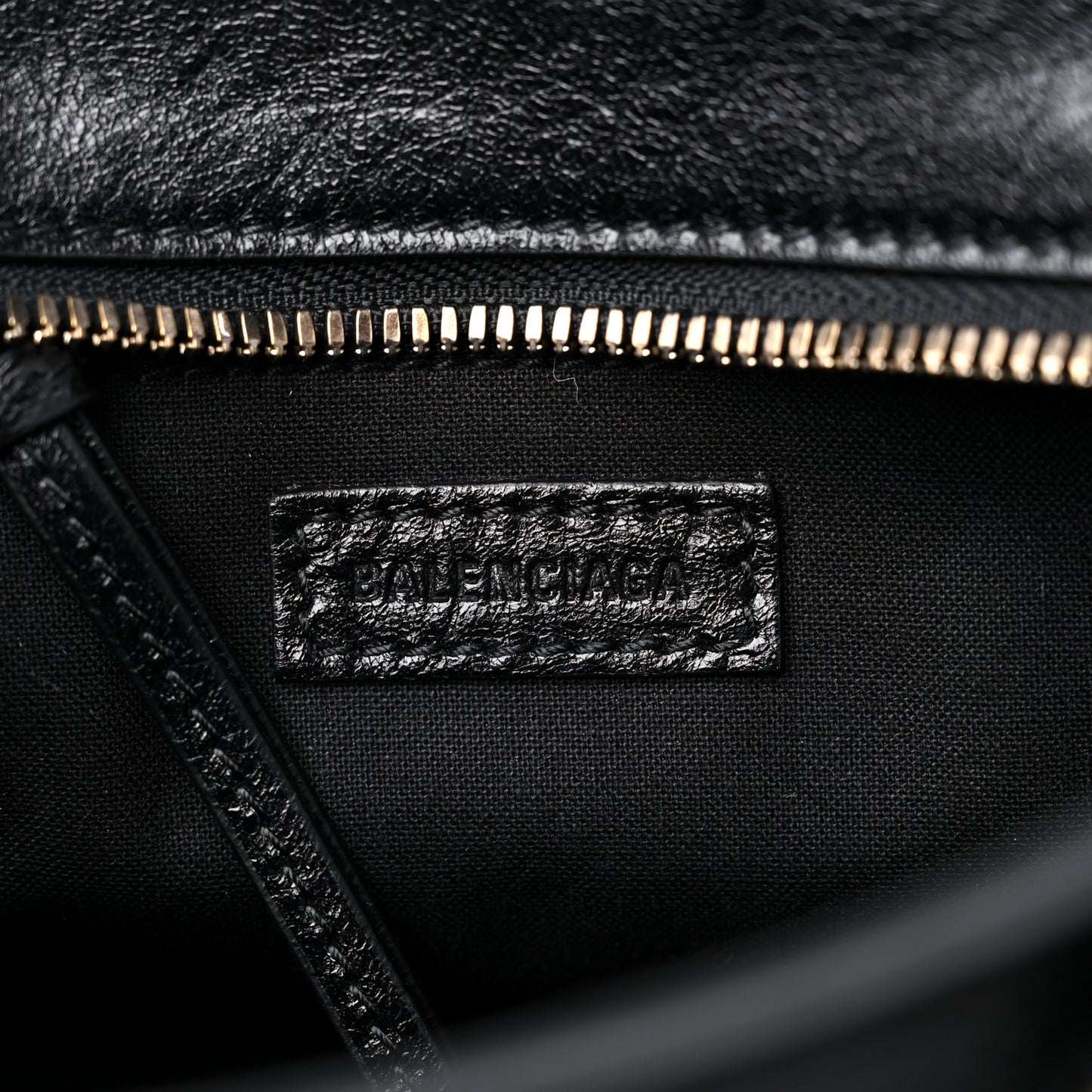 Agneau Neo Classic Hardware Pins Mini City Black