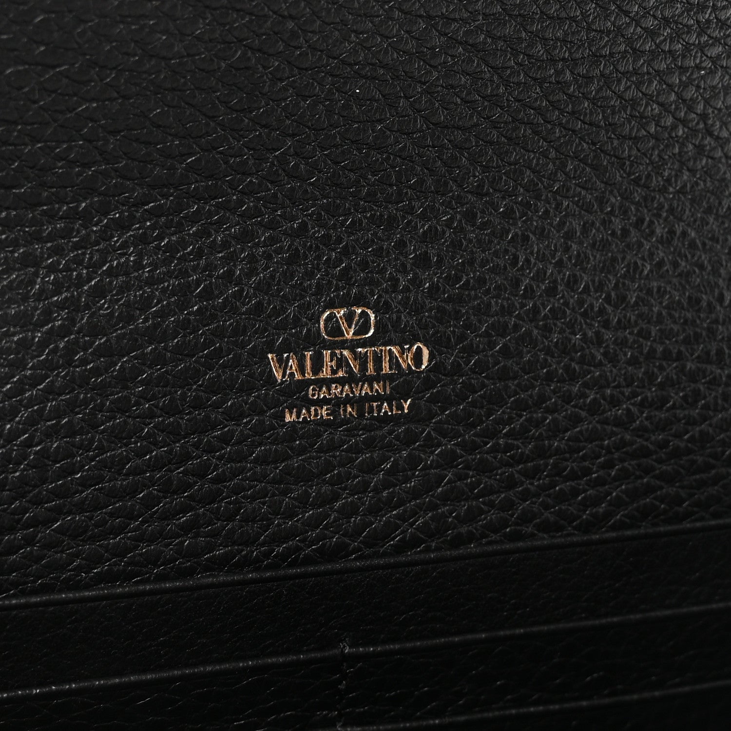 Valentino Garavani Pebbled Calfskin Rockstud Flip Lock Wallet On Chain Black 6 of 10