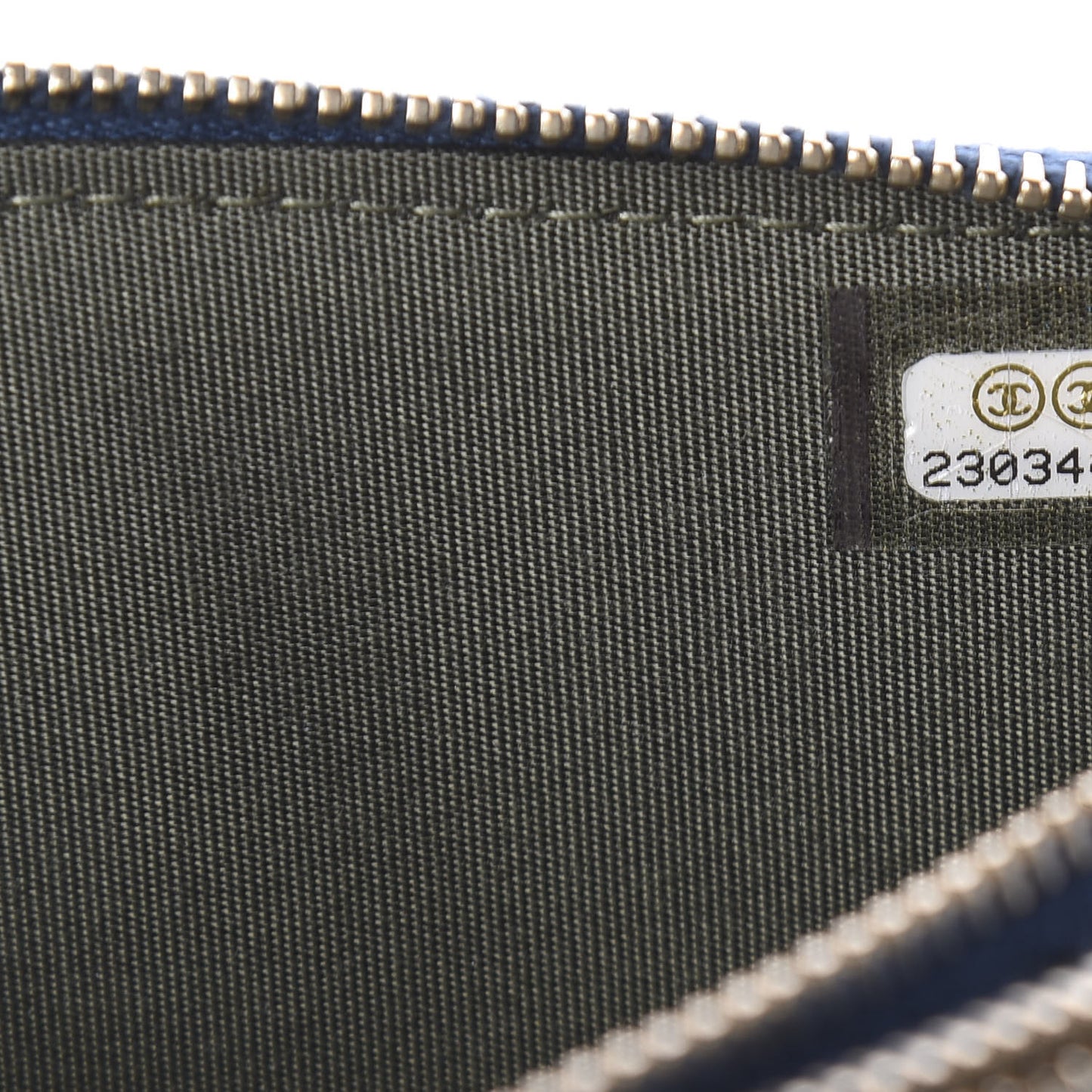 Caviar Quilted Small Boy Clutch With Chain Blue