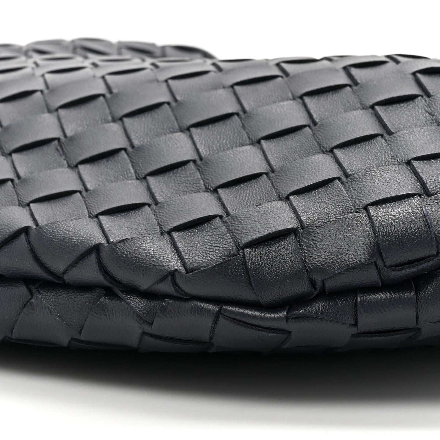 Nappa Intrecciato Sardine With Chain Bag Space